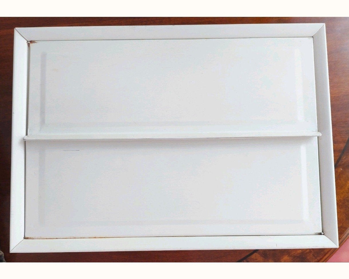 Vintage medicijnkastje wit
Metaal
40x38,5x 15
In goede staat, Verzamelen, Ophalen, Persoonlijke verzorging