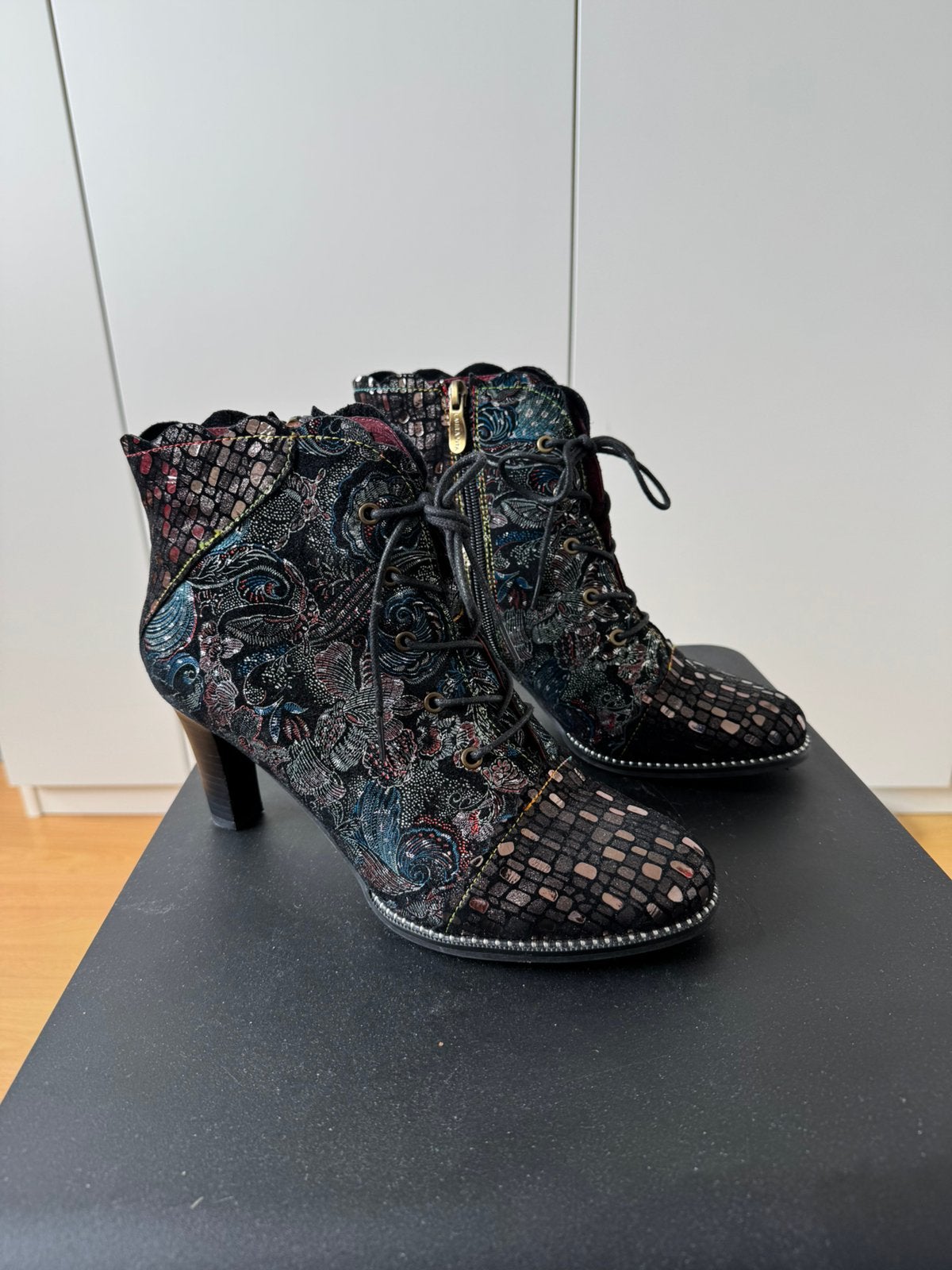 Nieuwe Laura Vita meerkleurige enkellaarsjes, Kleding | Dames, Schoenen, Overige kleuren, Lage of Enkellaarzen, Nieuw, Ophalen of Verzenden