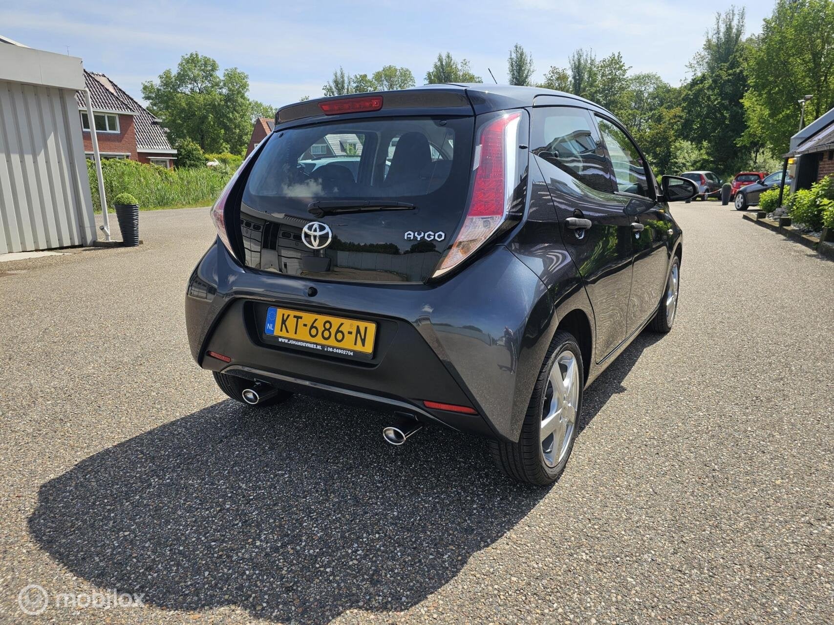 Toyota Aygo 1.0 VVT-i x-fun I Airco I Navigatie I Elektr.-pa, Voorwielaandrijving, Gebruikt, Euro 6, 4 stoelen