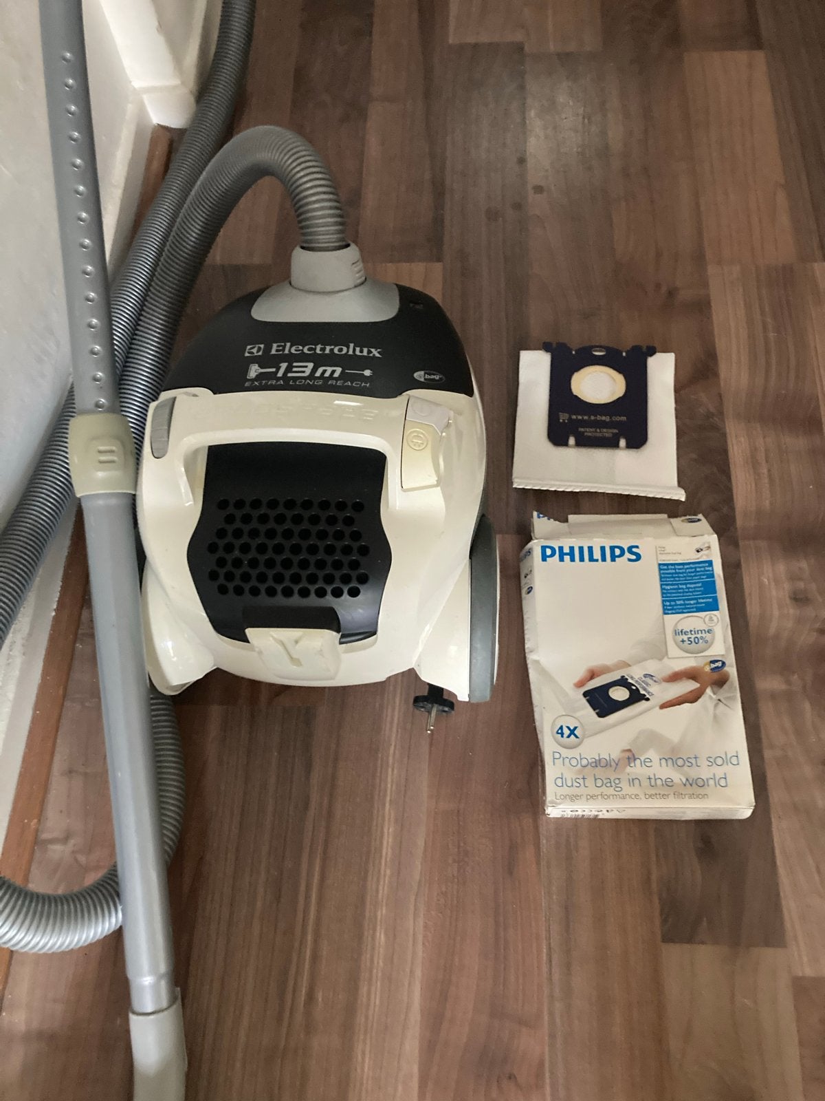Electrolux Z13M stofzuiger met stofzakken, Witgoed en Apparatuur, Stofzuigers, Gebruikt, Sledestofzuiger, AEG, Ophalen