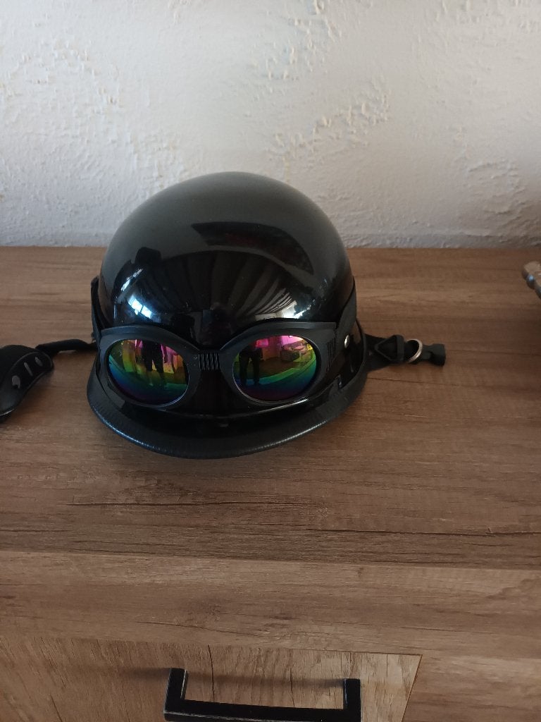 duitse helm te koop met bril zwart is goed gekeurd maat l, Ophalen, Zo goed als nieuw, Elektrisch