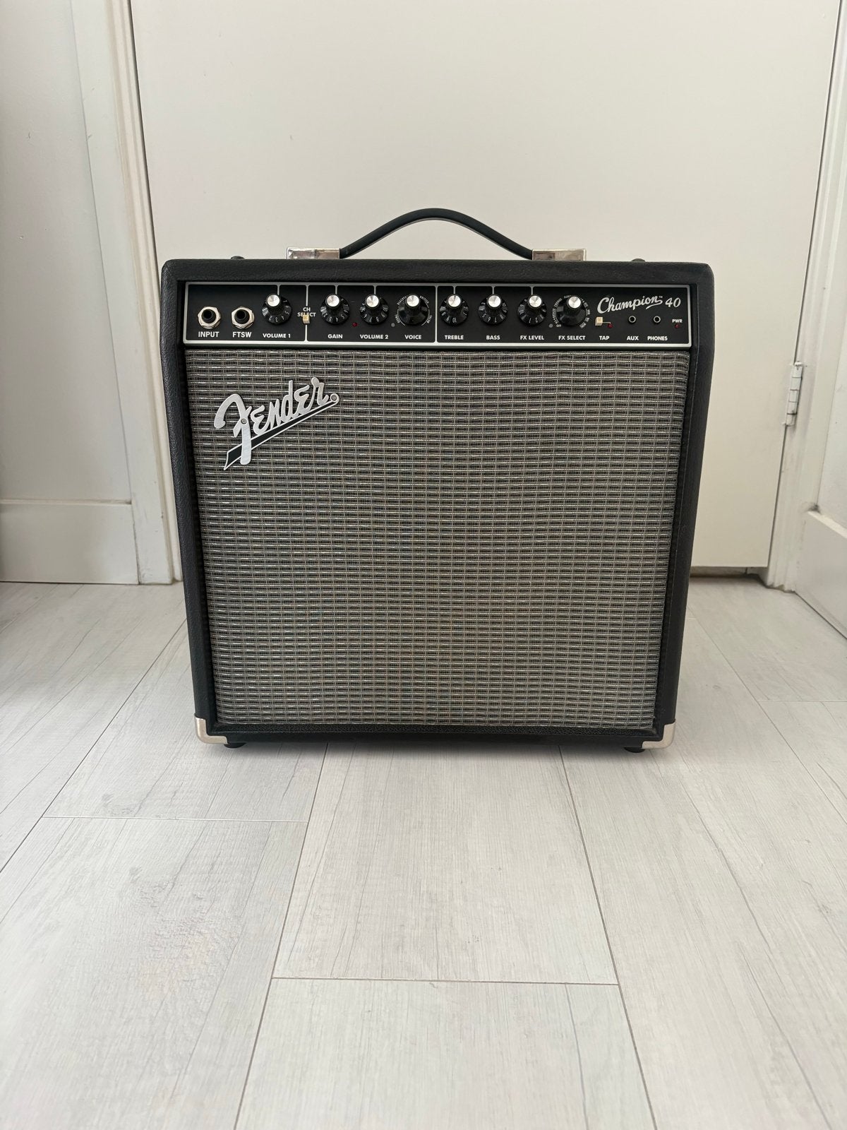 Fender Champion 40 gitaarversterker, Ophalen, Zo goed als nieuw, Gitaar, Minder dan 50 watt