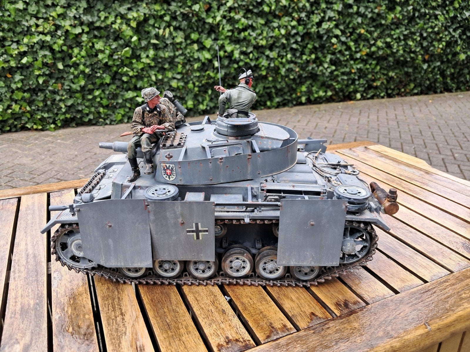 TRUMPETER 1/16 Pz. Kpfw.III Ausg. N. incl. 3 miltairen., Ophalen of Verzenden, Landmacht, Duitsland, Overige typen