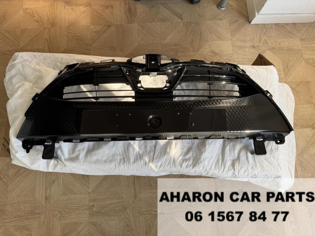 Toyota Yaris IV Hybride Grill 53101K0010 Zwart Nieuw 1822, Nieuw, Ophalen of Verzenden