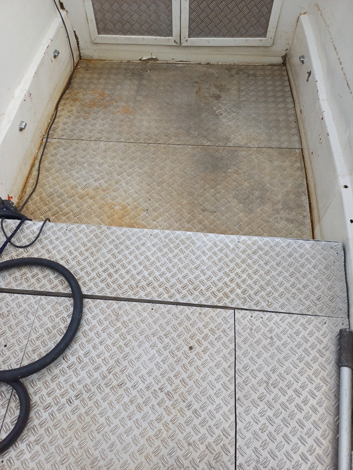 Foto 23 van Afbouw project polyester sloep 8 meter vetus 10kw elec