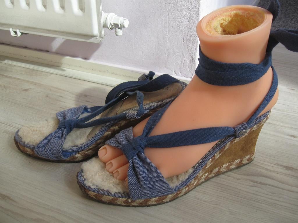 UGG uggs blauwe elegante sandaaltjes hak maat 39, UGG, Sandalen of Muiltjes, Verzenden, Blauw