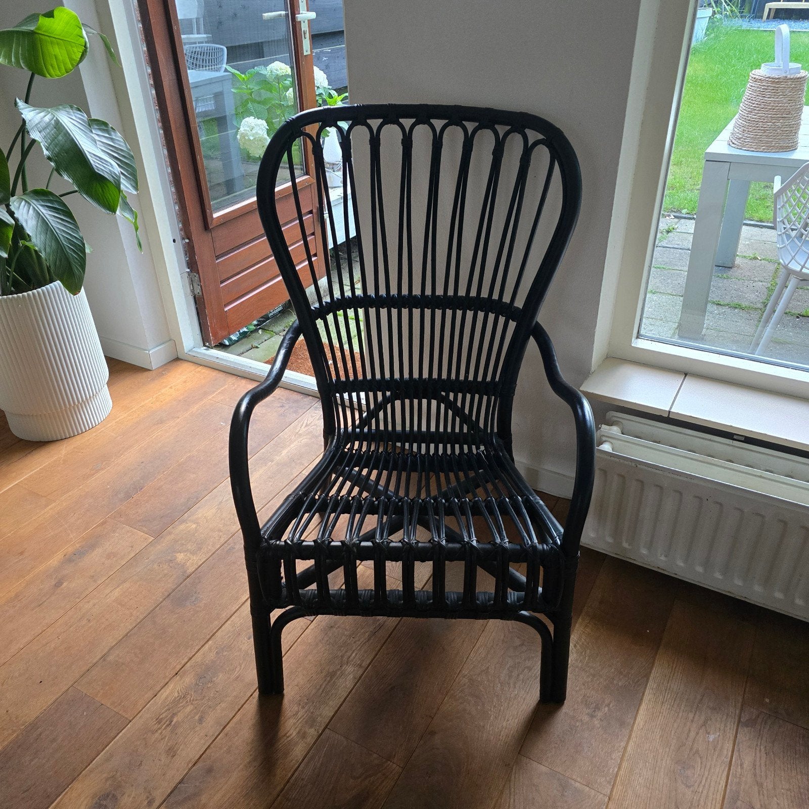 Zwarte rotan stoel - Vintage look, Gebruikt, Zwart, Riet of Rotan, Ophalen of Verzenden