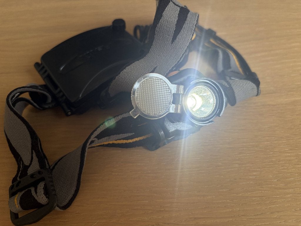 Fenix HP10 hoofdlamp 4xAA, Ophalen of Verzenden, Gebruikt, Batterij
