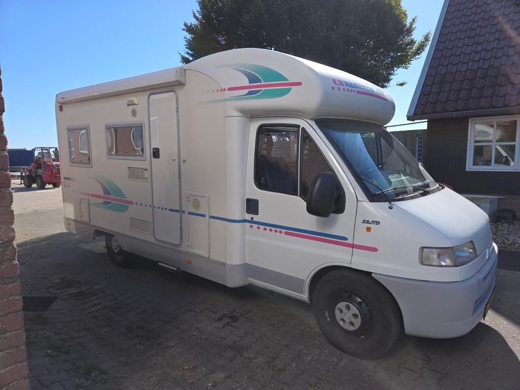 Adriatik 590 DS ,Fiat 2.8 jtd ,bj 2002,frans bed, airco, Ringverwarming, Fiat, Treinzit, Particulier