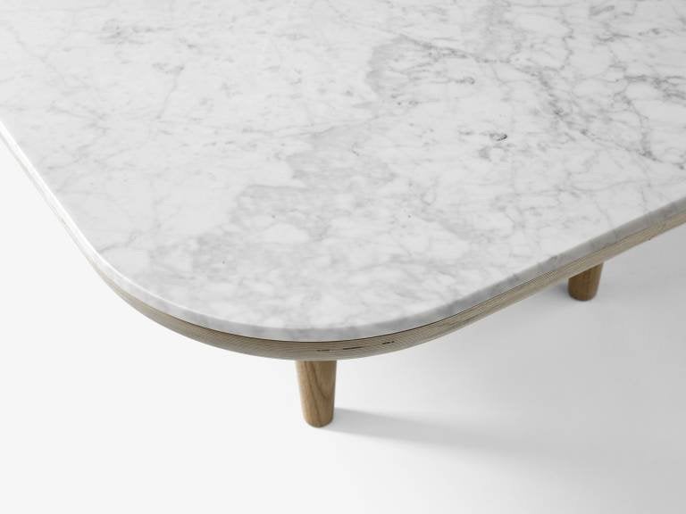 Fly tafel SC5 van &Tradition - Geolied eiken & wit marmer, Huis en Inrichting, Tafels | Salontafels, Ophalen, 100 tot 150 cm, Eikenhout