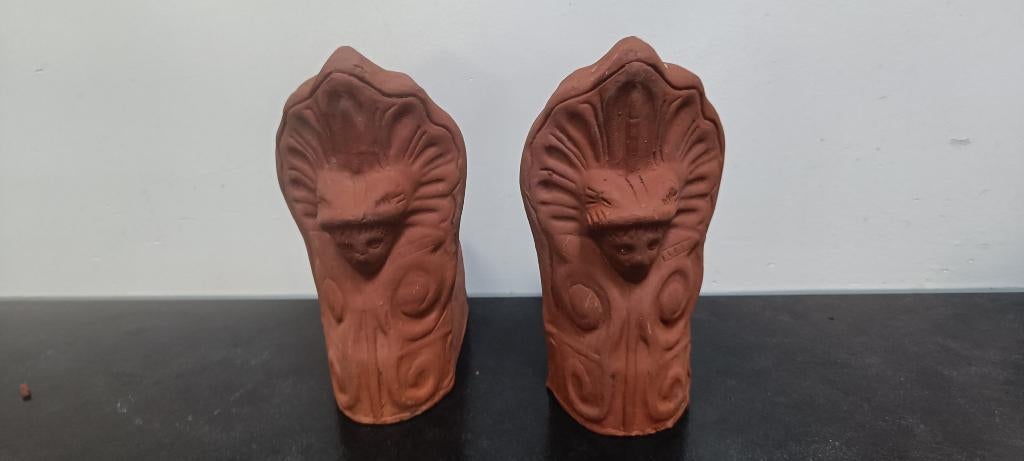 2 terracotta dakelementen, Ophalen of Verzenden