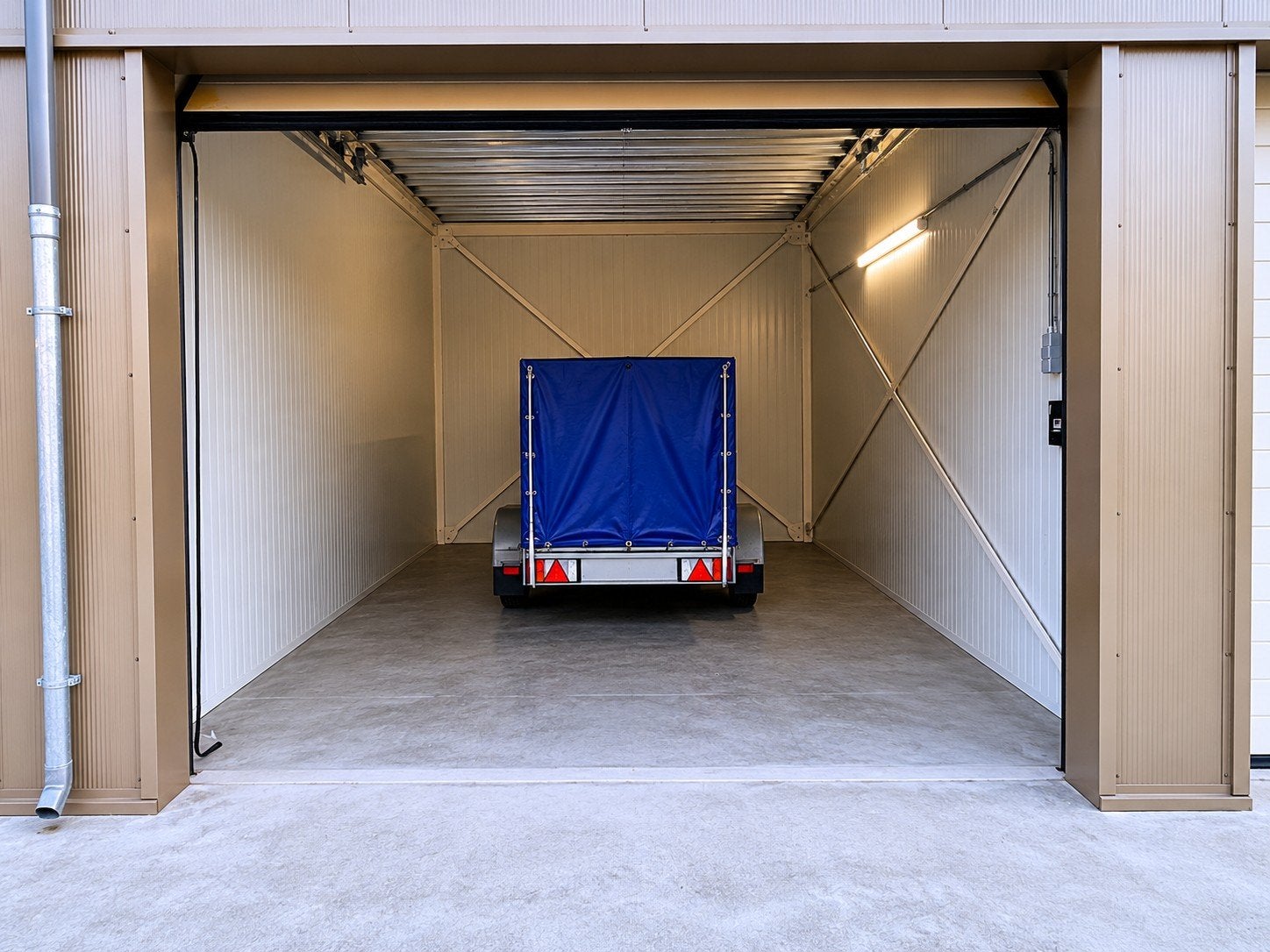 TE HUUR – NIEUWBOUW GARAGEBOX / BEDRIJFSUNIT 25 m², 25 m², Huur, Opslag of Loods