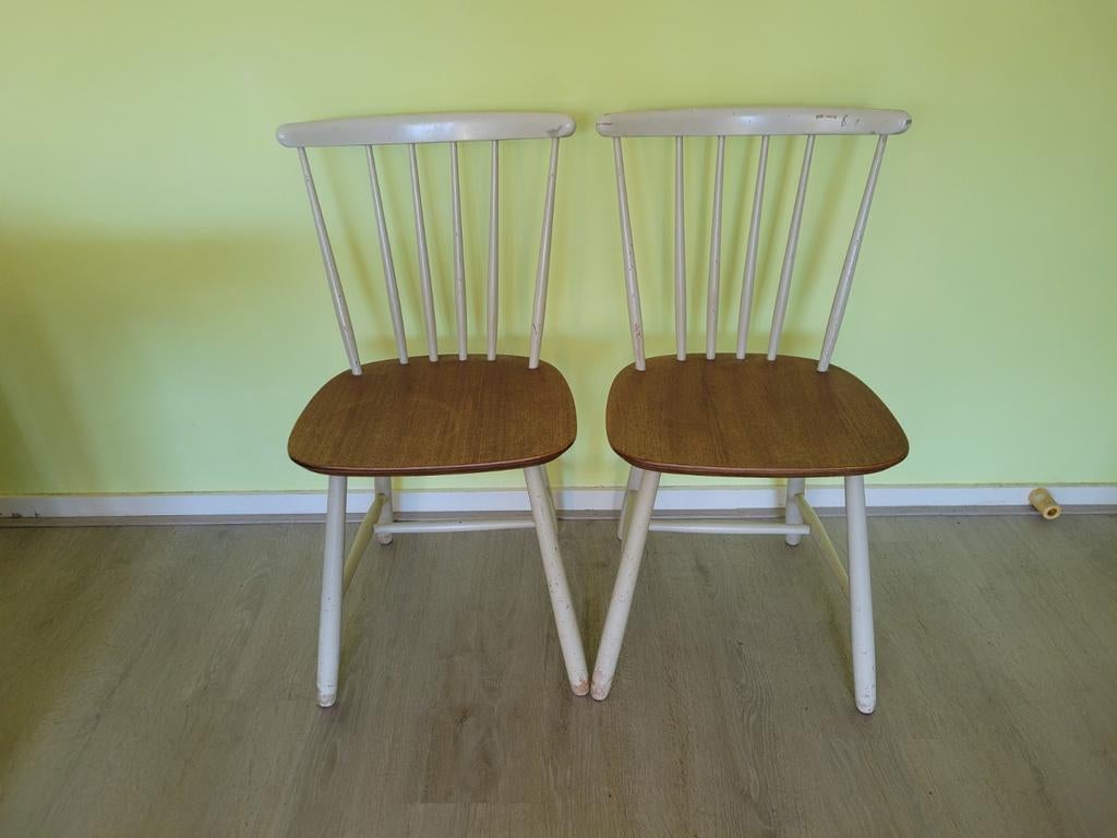 2 leuke houten stoeltjes, Huis en Inrichting, Stoelen, Ophalen, Gebruikt, Twee, Vrij lage zithoogte 44,5 cm (Frans)