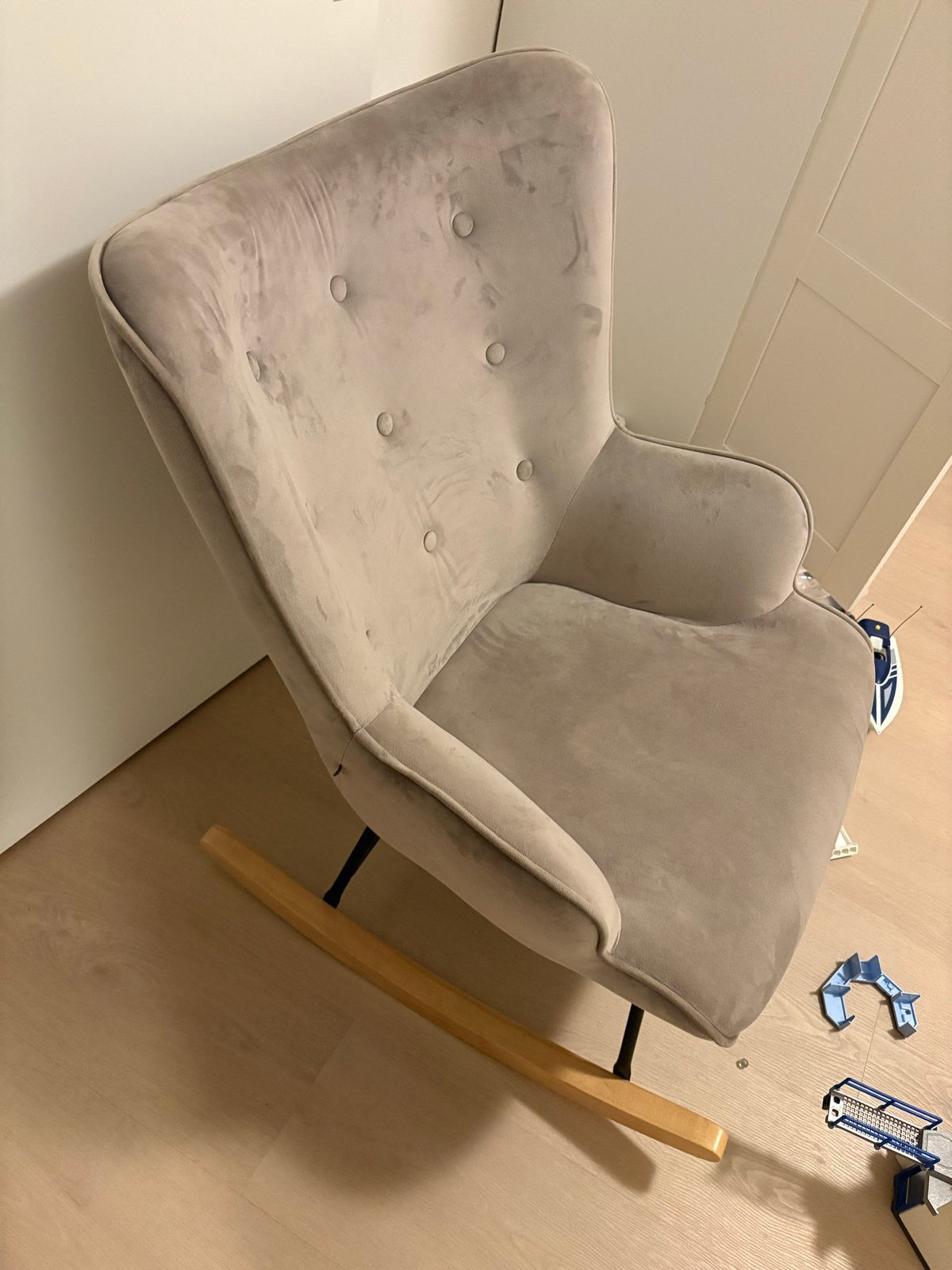 taupe beige schommelstoel babykamer voedingsstoel, Huis en Inrichting, Stoelen, Ophalen, Overige kleuren, Zo goed als nieuw, Eén
