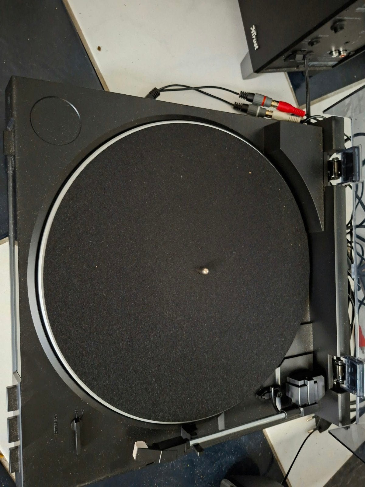 Foto 3 van Platenspeler met Trust speakerset - Gebruikt