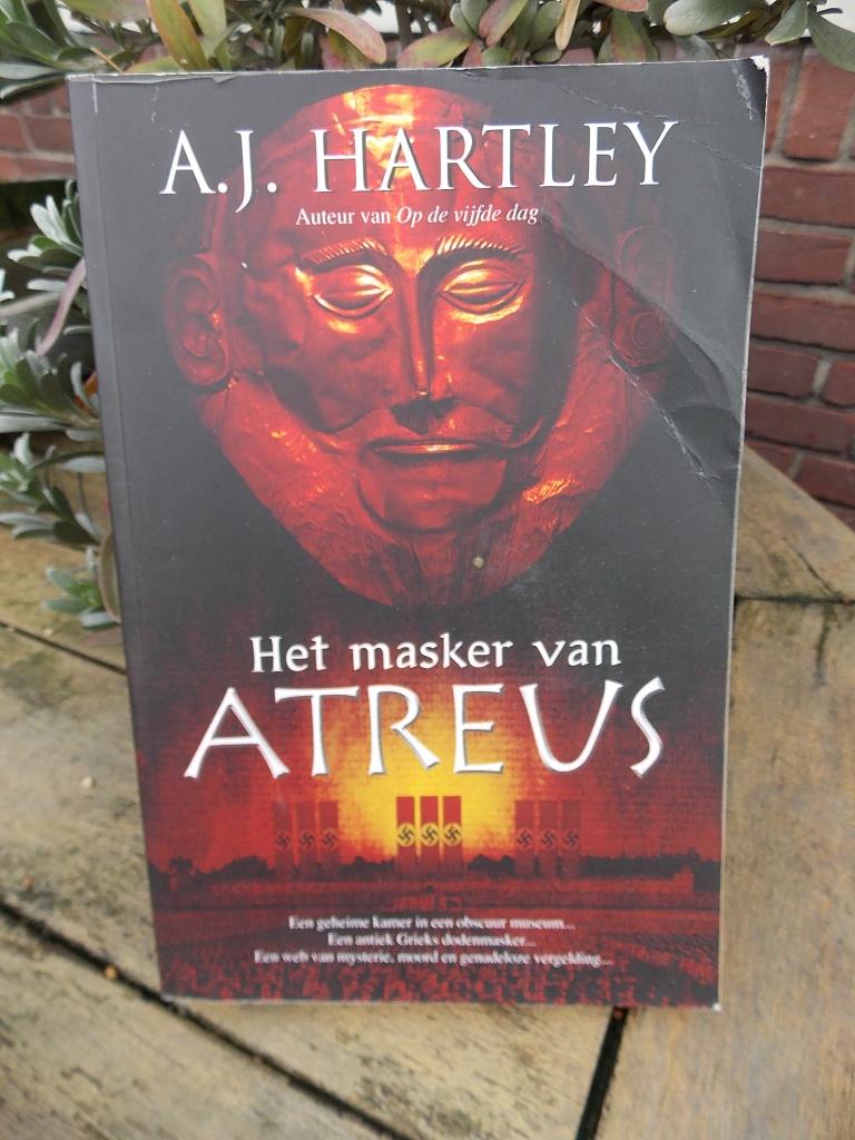 Het masker van Atreus - A.J. Hartley - boek, Ophalen of Verzenden, Gelezen