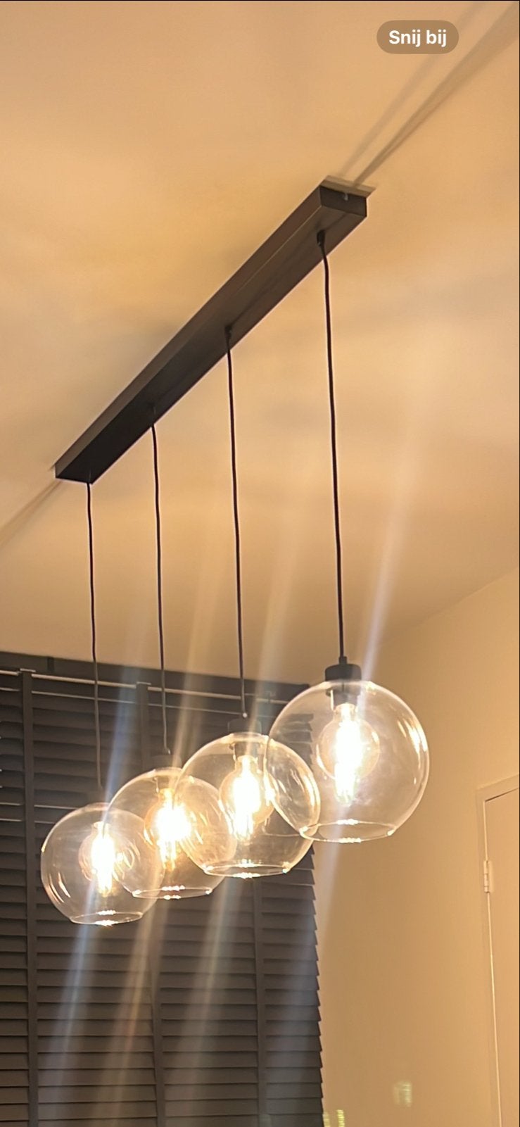Moderne hanglamp met 4 glazen bollen, Ophalen, Zo goed als nieuw, Glas, E27 (groot)