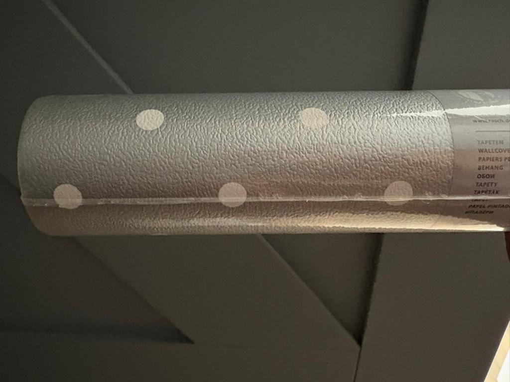 Rasch Behang Grijs met Witte Stippen - Nieuw in Verpakking, Huis en Inrichting, Stoffering | Behang, Ophalen, 10 tot 25 m², Grijs