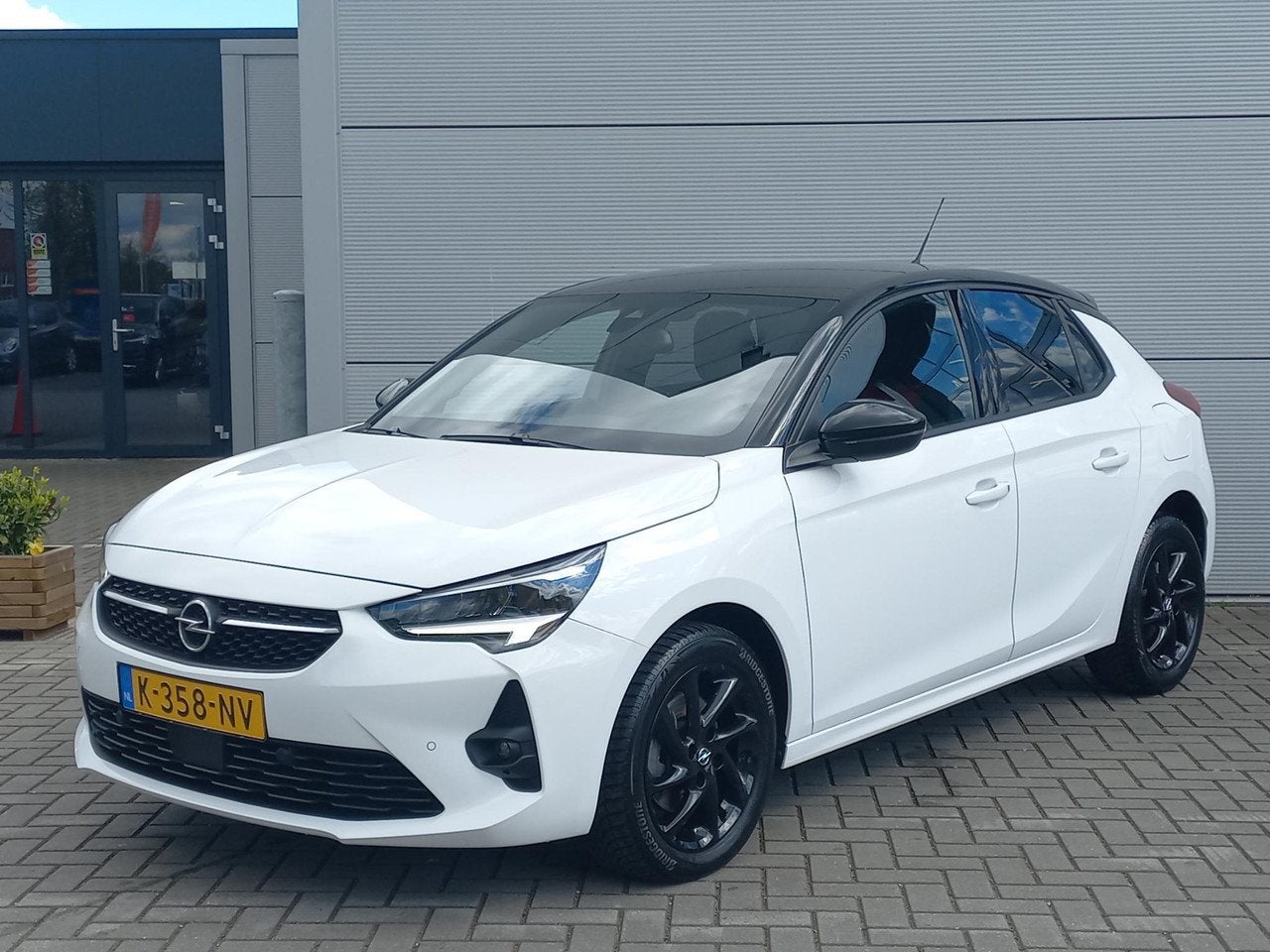 Opel Corsa 1.2T 100pk GS Line | Airconditioning | Navigatie, Voorwielaandrijving, Gebruikt, Handgeschakeld, 3 cilinders