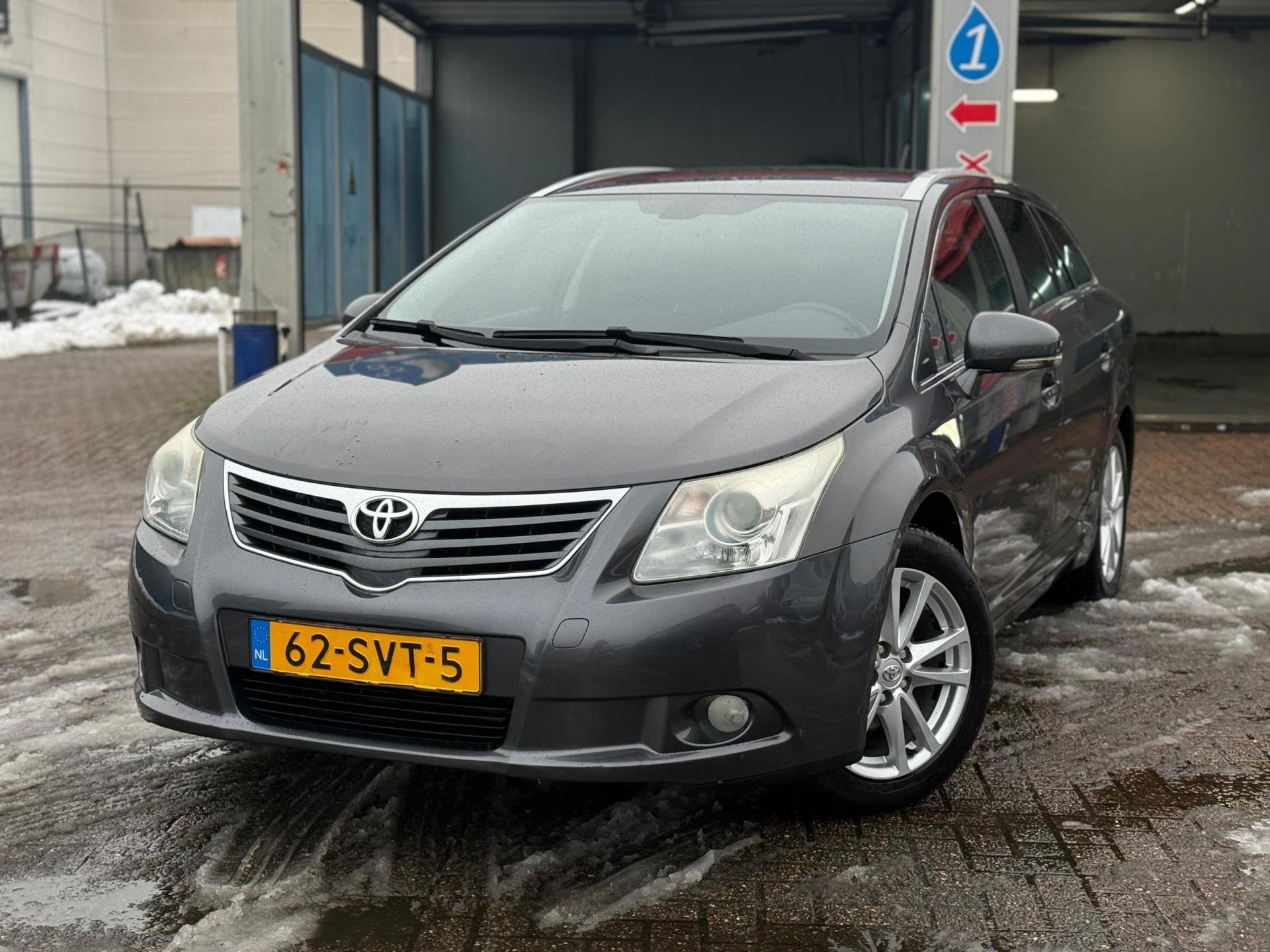 Toyota Avensis Wagon 1.8 VVTi Business#Nap#Aut#DealerOndh, Auto's, Toyota, Euro 5, 15 km/l, Zwart, 4 cilinders