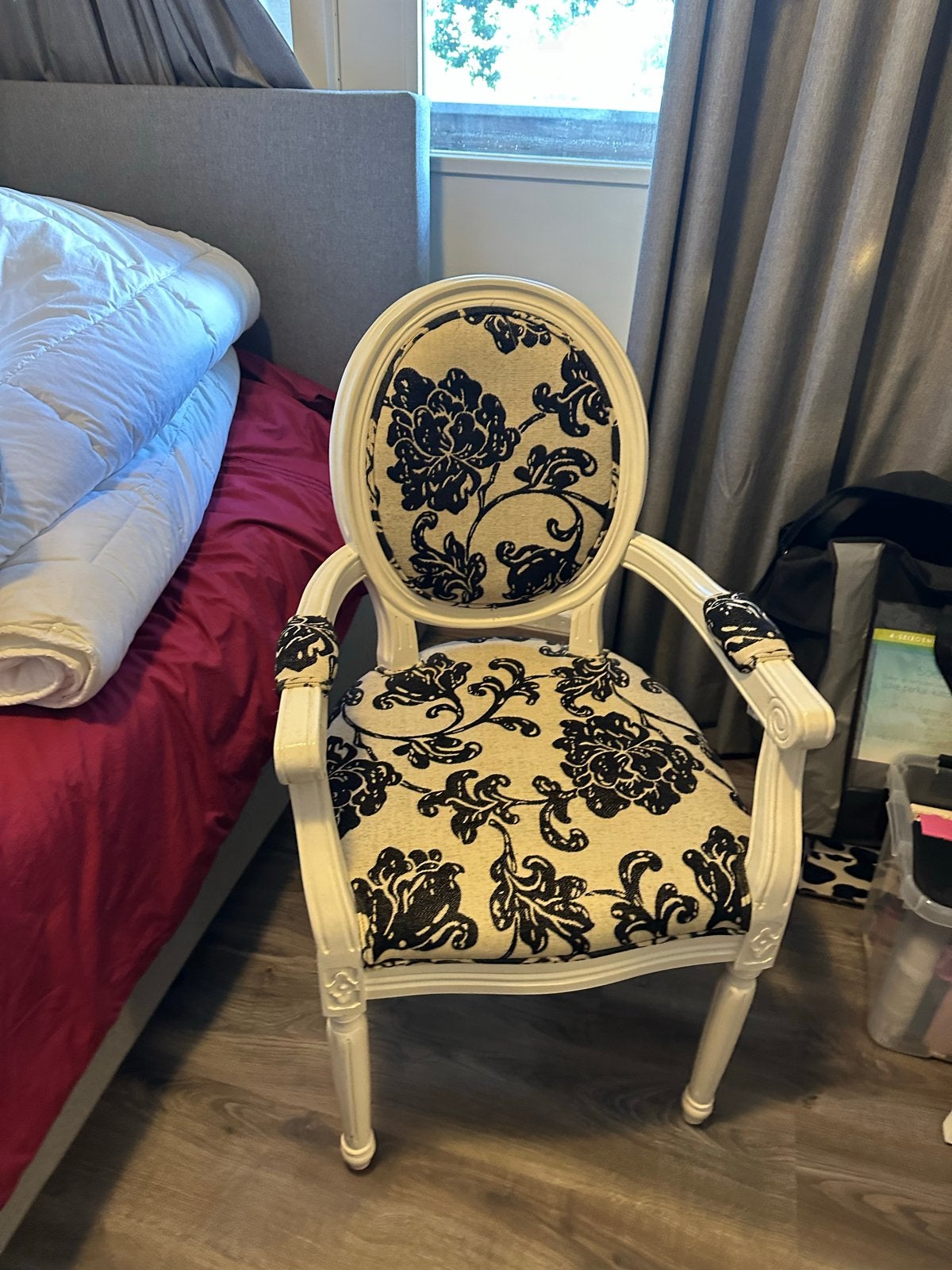 Barok stoel met bloemen bekleding, Ophalen, Gebruikt, Wit, Eén