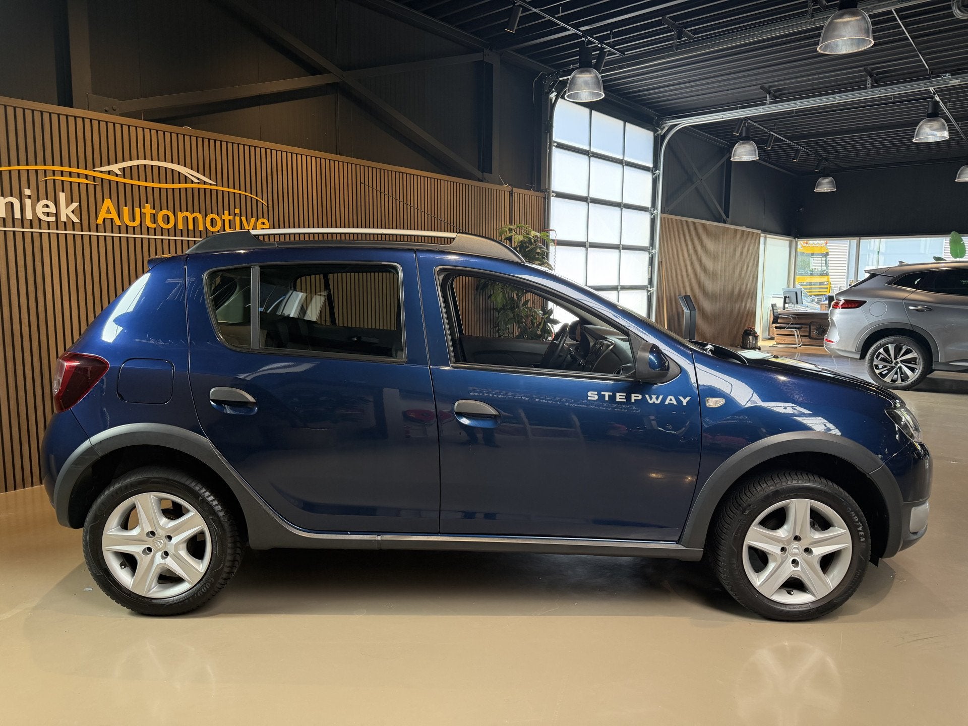 Dacia Sandero 0.9 TCe Easy-R Stepway Lauréate AUTOMAAT | NA, 898 cc, Stof, Euro 6, Blauw