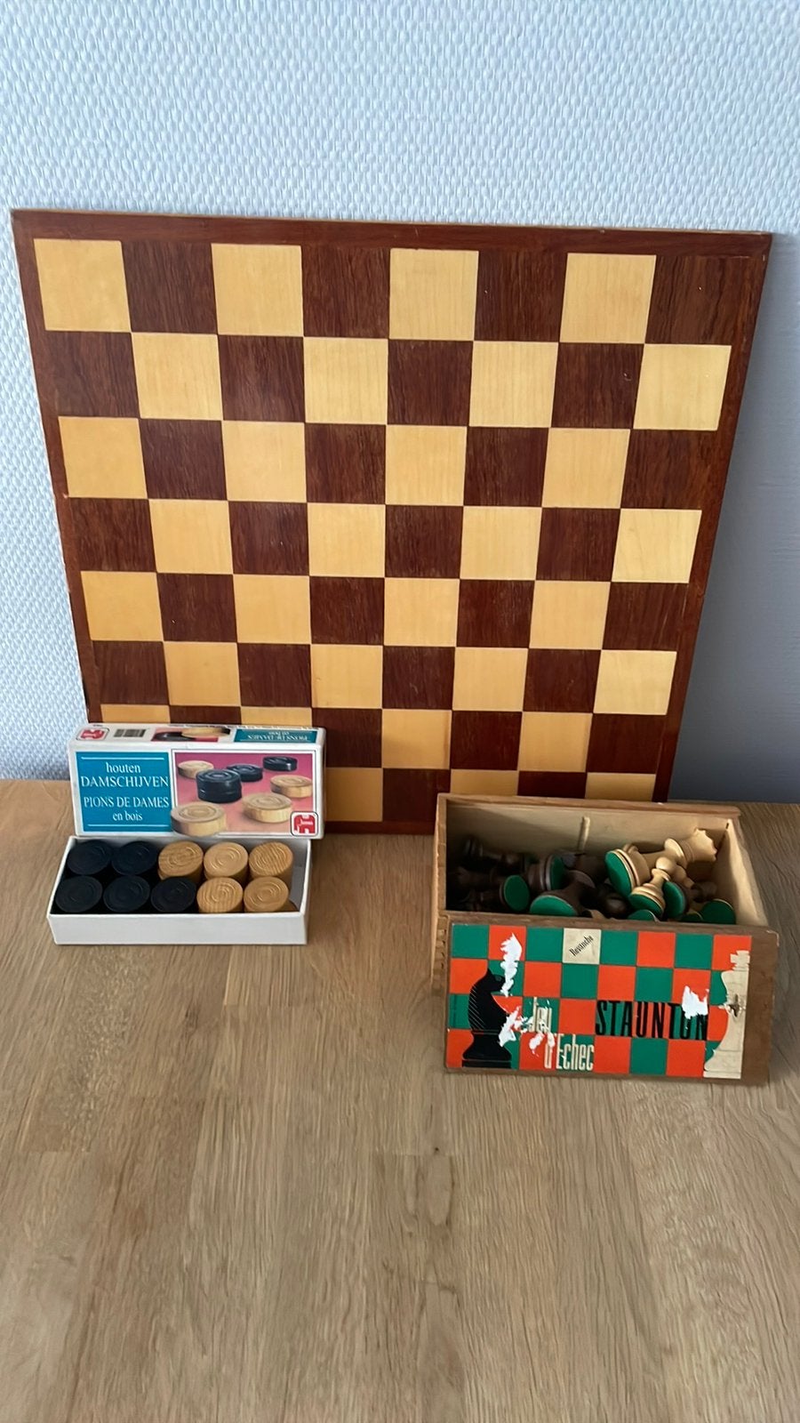 Complete dambord/ schaakbord met damstenen en schaalstukken, Ophalen of Verzenden, Zo goed als nieuw