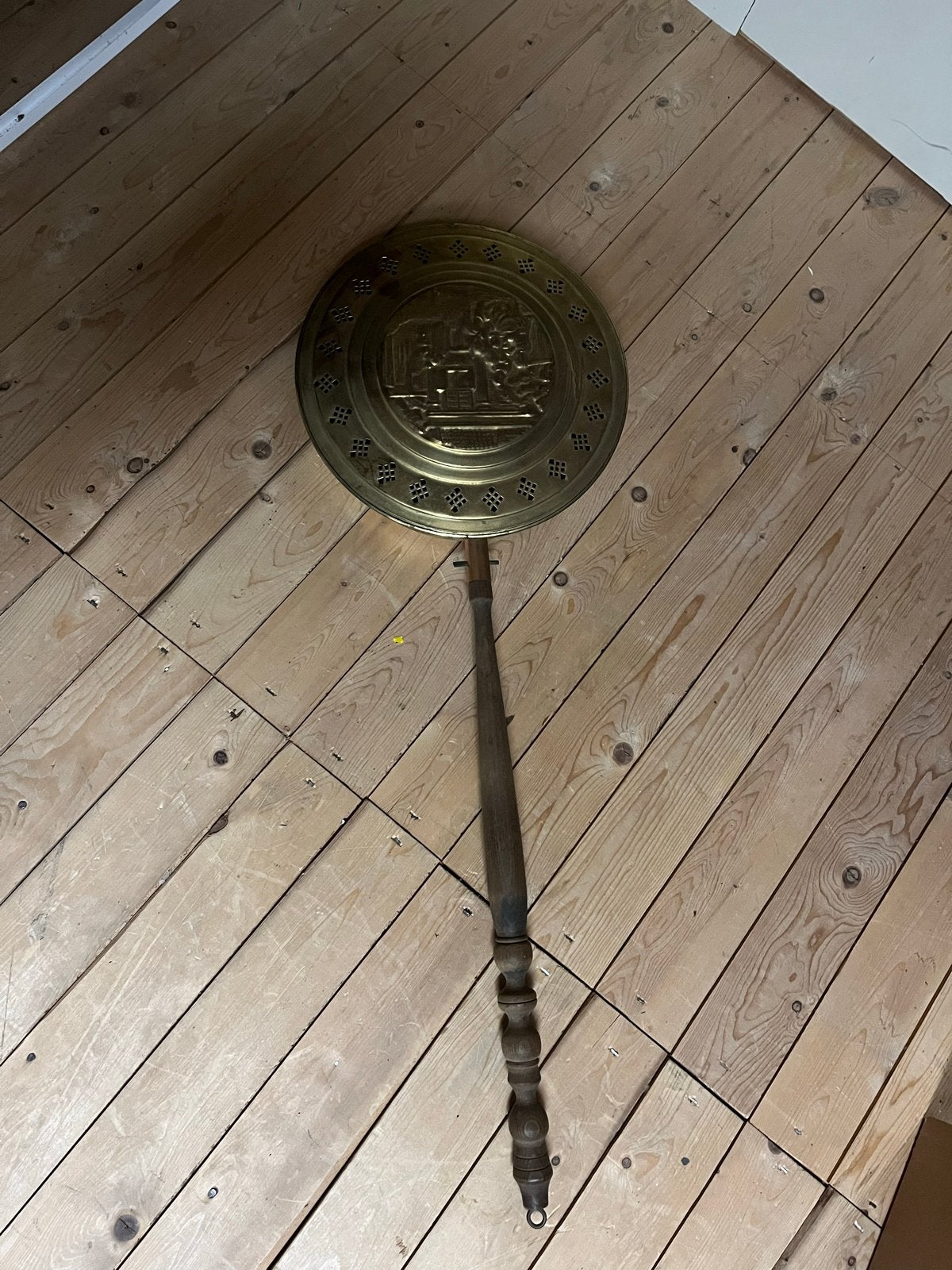Antieke koperen beddenpan met houten steel, Antiek en Kunst, Ophalen of Verzenden