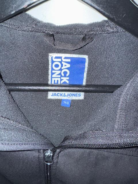 Kinderjas softshell Jack & Jones; maat 140. Kleur zwart., Ophalen of Verzenden, Zo goed als nieuw, Jas, Jongen