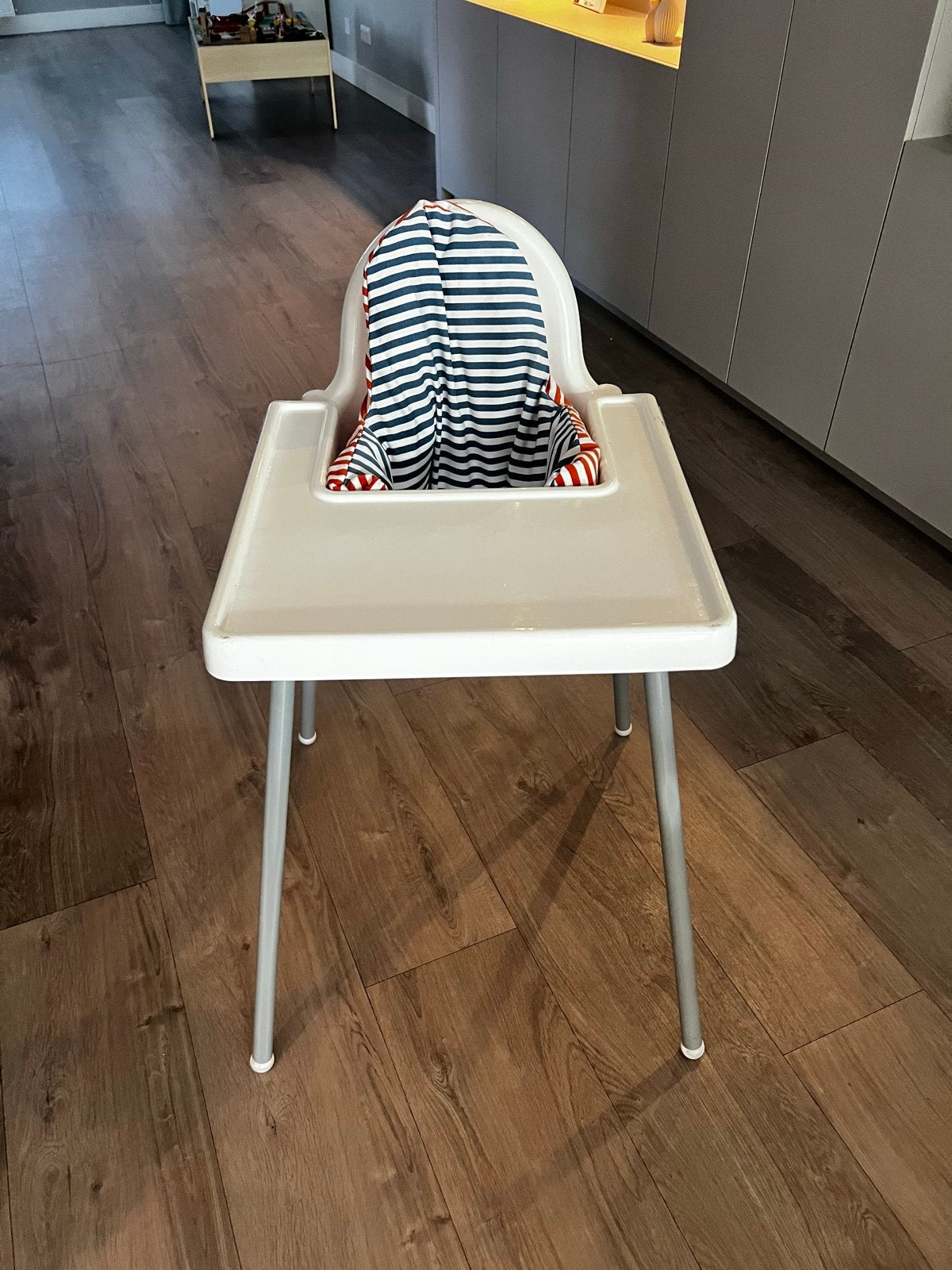 IKEA Antilop kinderstoel met kussen, Ophalen of Verzenden, Gebruikt, Overige typen, Afneembaar eetblad