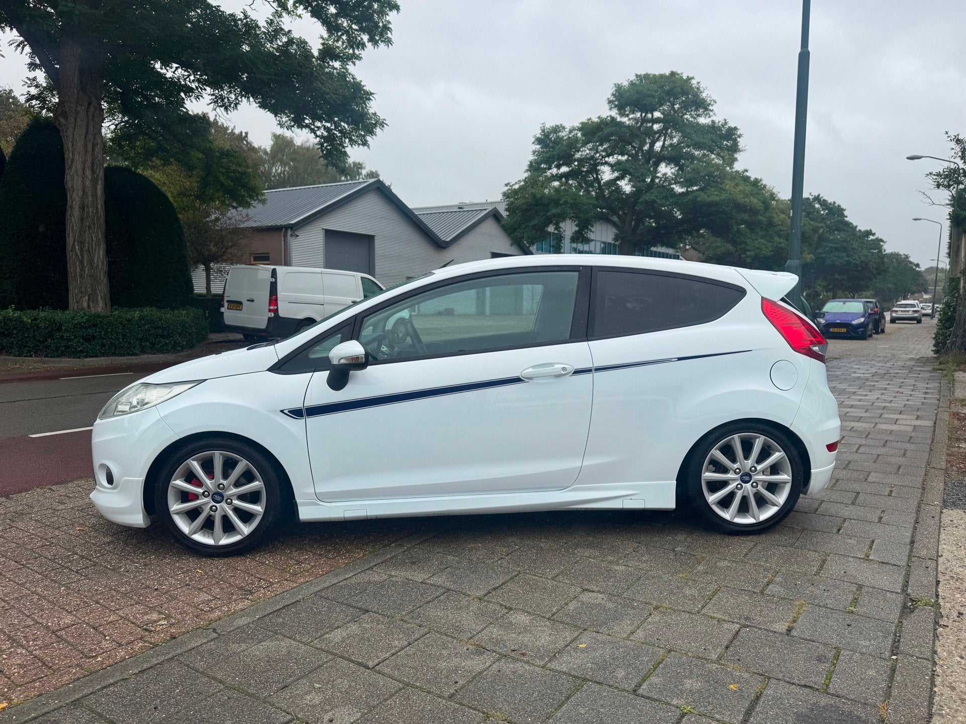 Ford Fiesta 1.6 Metal Clima Elek Pakket Lmv Bluetooth, Auto's, Gebruikt, 4 cilinders, Bedrijf, Handgeschakeld