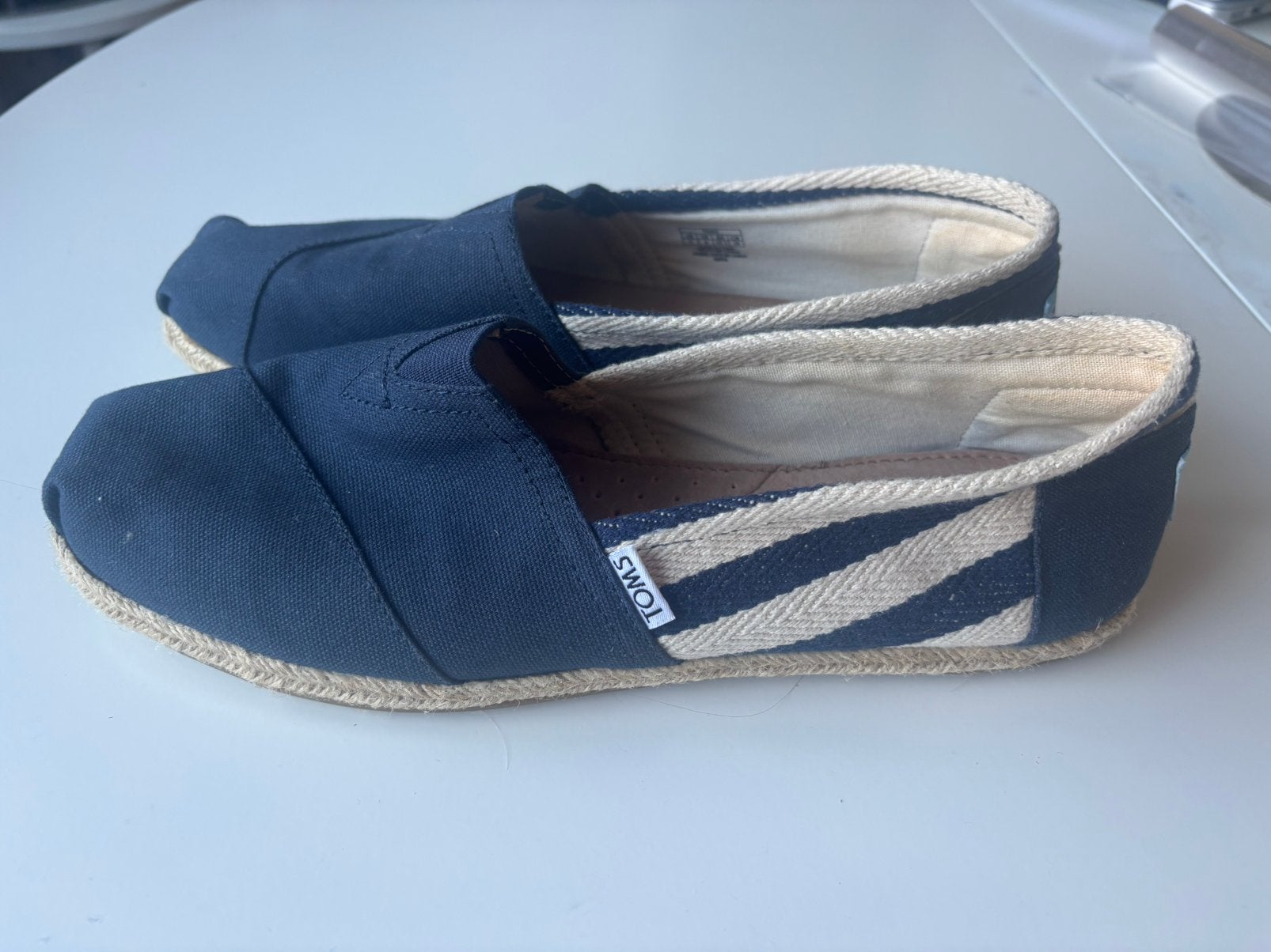Toms donkerblauw maat 42.5, Ophalen of Verzenden, Zo goed als nieuw, Blauw, Sandalen of Muiltjes