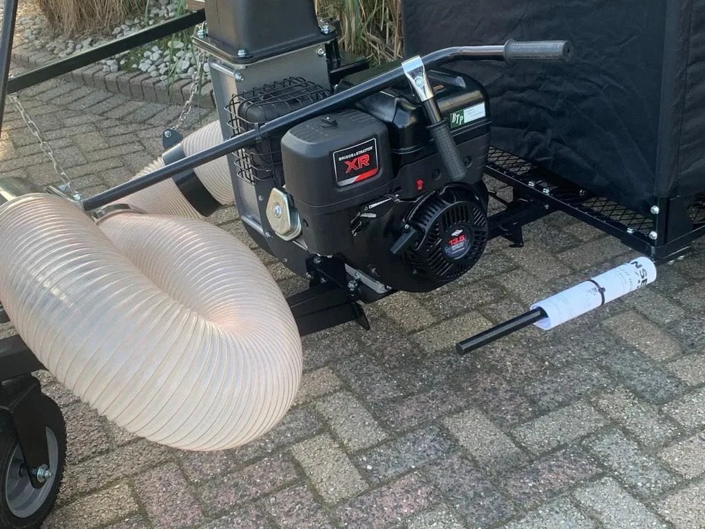 BTP Bladzuiger Jansen LS-700, trekdissel, loofzuiger op kar, Gebruikt, BTP