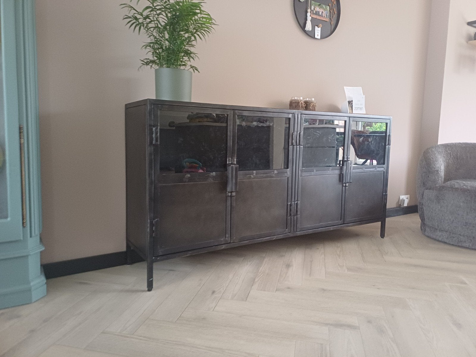 Industriële stalen dressoir, Ophalen, Zo goed als nieuw, 25 tot 50 cm