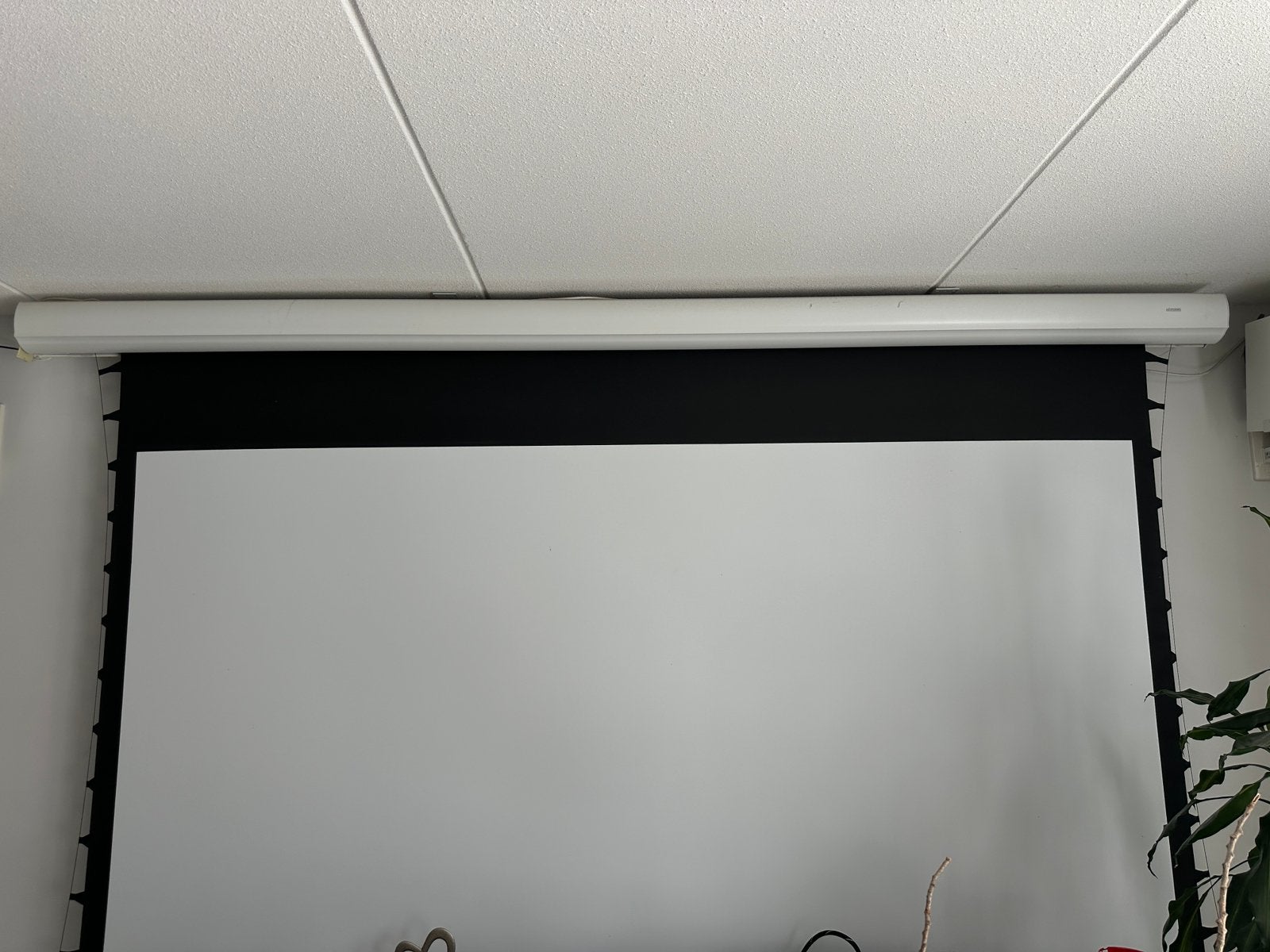 iVisions Cinema 4K-Series Elektrisch Projectiescherm+ IR Set, Ophalen, Gebruikt, Minder dan 100 cm