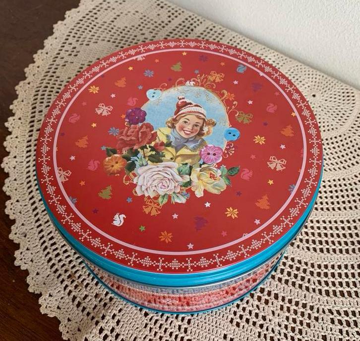 Albert Heijn kerstblik & uitsteekvormpjes voor bakken, Verzamelen, Blikken, Zo goed als nieuw, Koek(jes), Overige merken, Ophalen of Verzenden