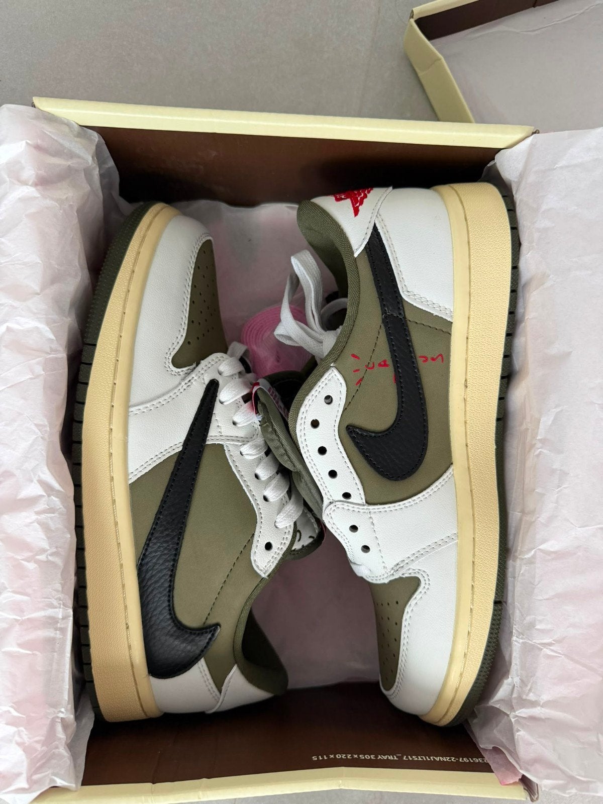 Nike Air Jordan 1 Low Travis Scott Reverse medium olive, Kleding | Heren, Schoenen, Overige kleuren, Nike, Nieuw, Ophalen of Verzenden