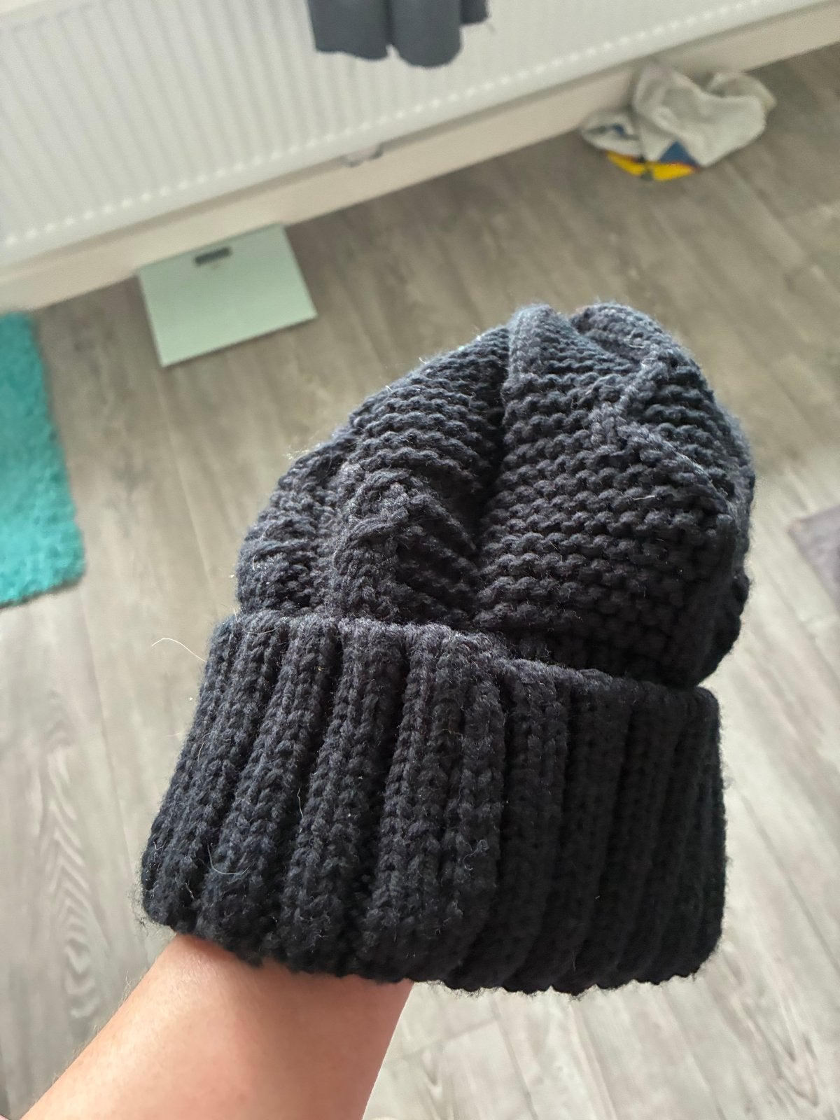 Zwarte wollen muts - Warm en stijlvol, Ophalen of Verzenden, Zo goed als nieuw, Maat 38/40 (M), Muts
