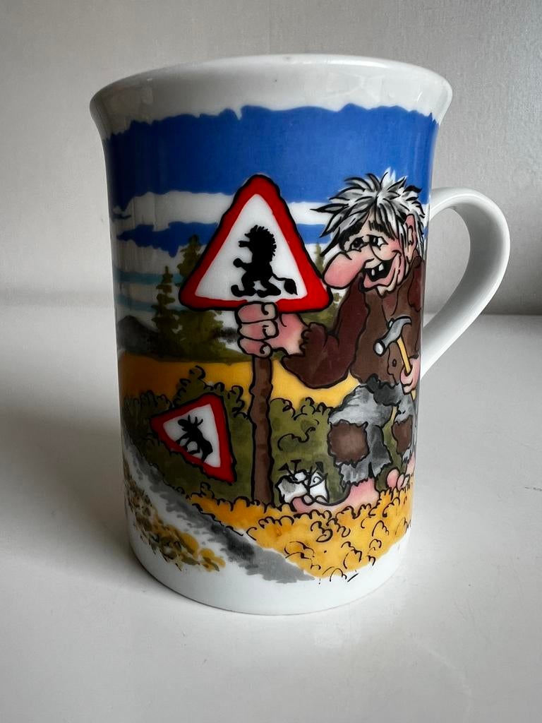 Noors Design Trollen Beker Mok Unni Woldrik, Ophalen of Verzenden, Zo goed als nieuw, Overige stijlen, Kop(pen) en/of Schotel(s)