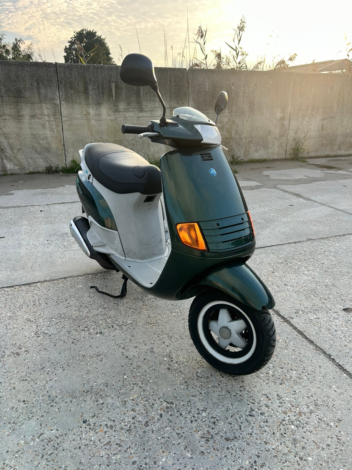 Piaggio SKR 125 | Duitse papieren | 8.353KM | Goede staat, Ophalen, Zo goed als nieuw, Tweetakt, Overige modellen