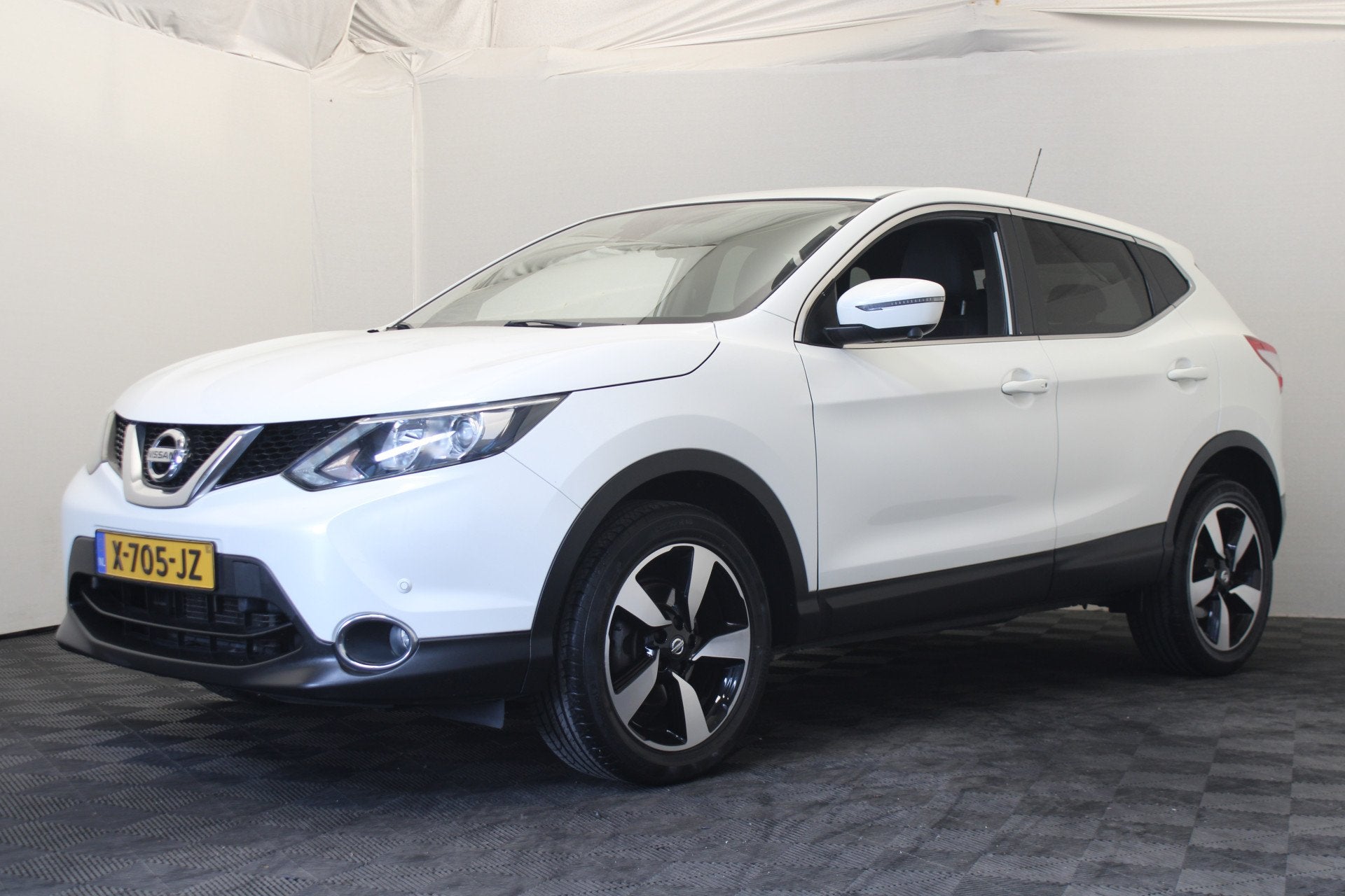 Nissan QASHQAI 1.2 N-Connecta |Camera|Navi|Stoelverw.|, Auto's, Nissan, Gebruikt, 4 cilinders, 116 pk, Bedrijf