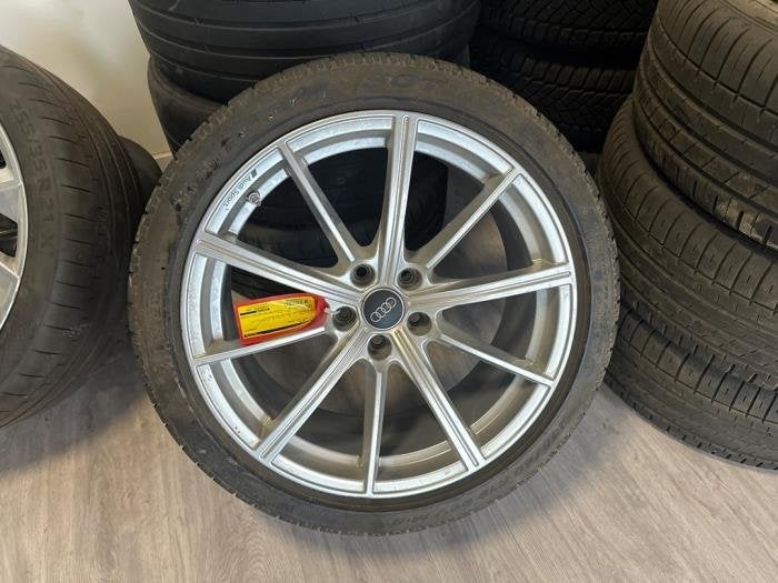 Velg + Band van een Audi RS5, Auto-onderdelen, Banden en Velgen, Gebruikt, -, -, Ophalen of Verzenden