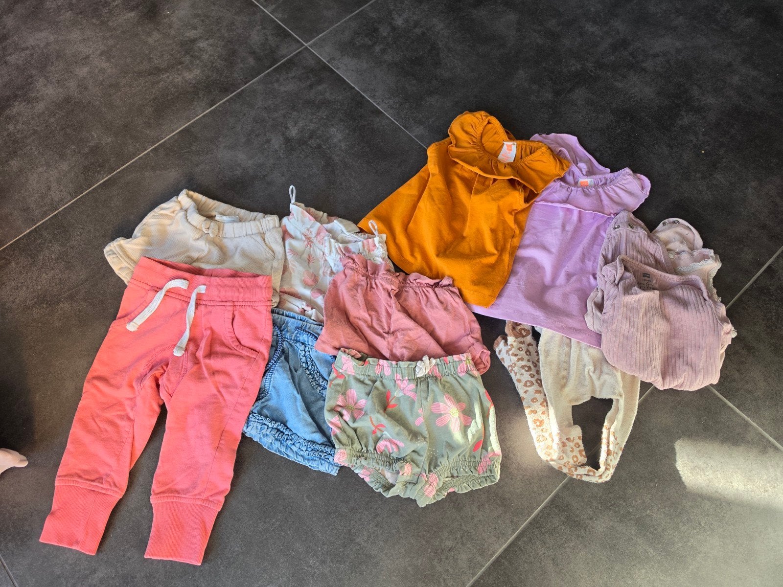 Kledingpakket maat 68-74 10 stuks, Kinderen en Baby's, Babykleding | Baby-kledingpakketten, Ophalen of Verzenden, Maat 68