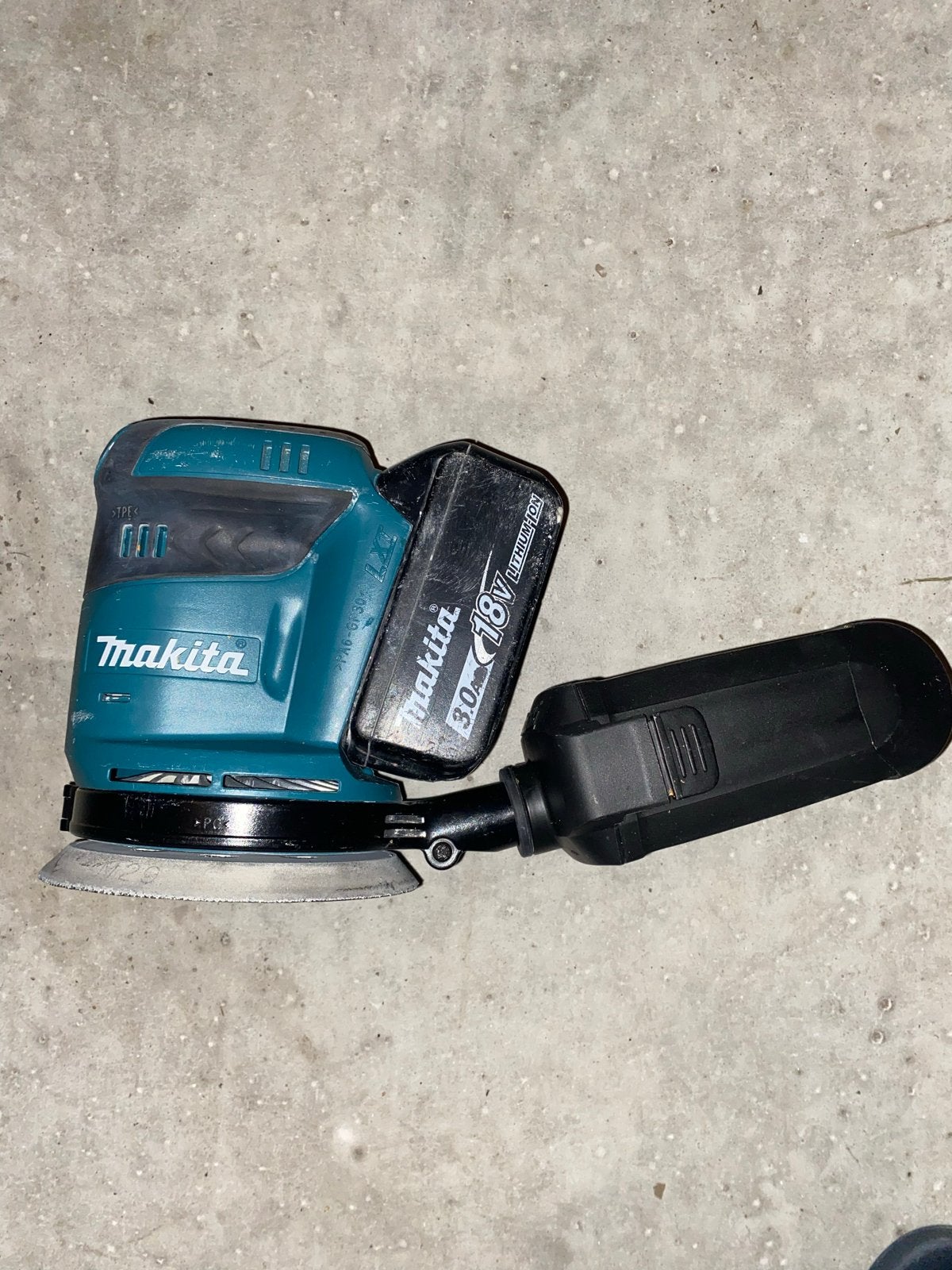Makita DBO180 incl. Accu Excentrische Schuurmachine 18V 3Ah, Doe-het-zelf en Verbouw, Gereedschap | Schuurmachines, Ophalen of Verzenden