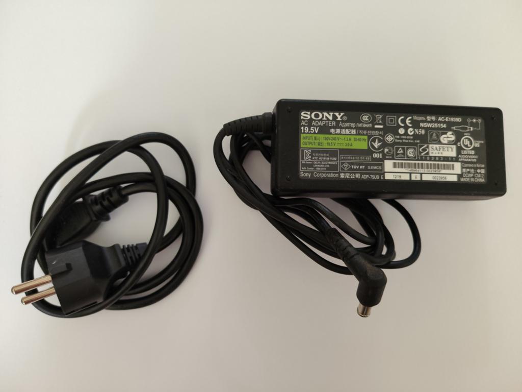 Sony AC Adapter Oplader 19.5V 75watt, Computers en Software, Laptop-opladers, Ophalen of Verzenden, Gebruikt, Sony