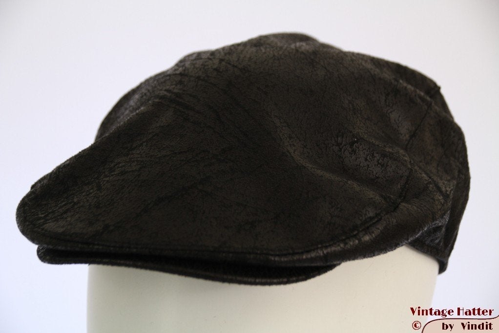 Platte pet Hawkins zwart ruw leer-look 58, 59 en 60 nieuw, Kleding | Heren, Nieuw, Ophalen of Verzenden, Pet, 58 of 59 cm (L, 7¼ of ⅜ inch)