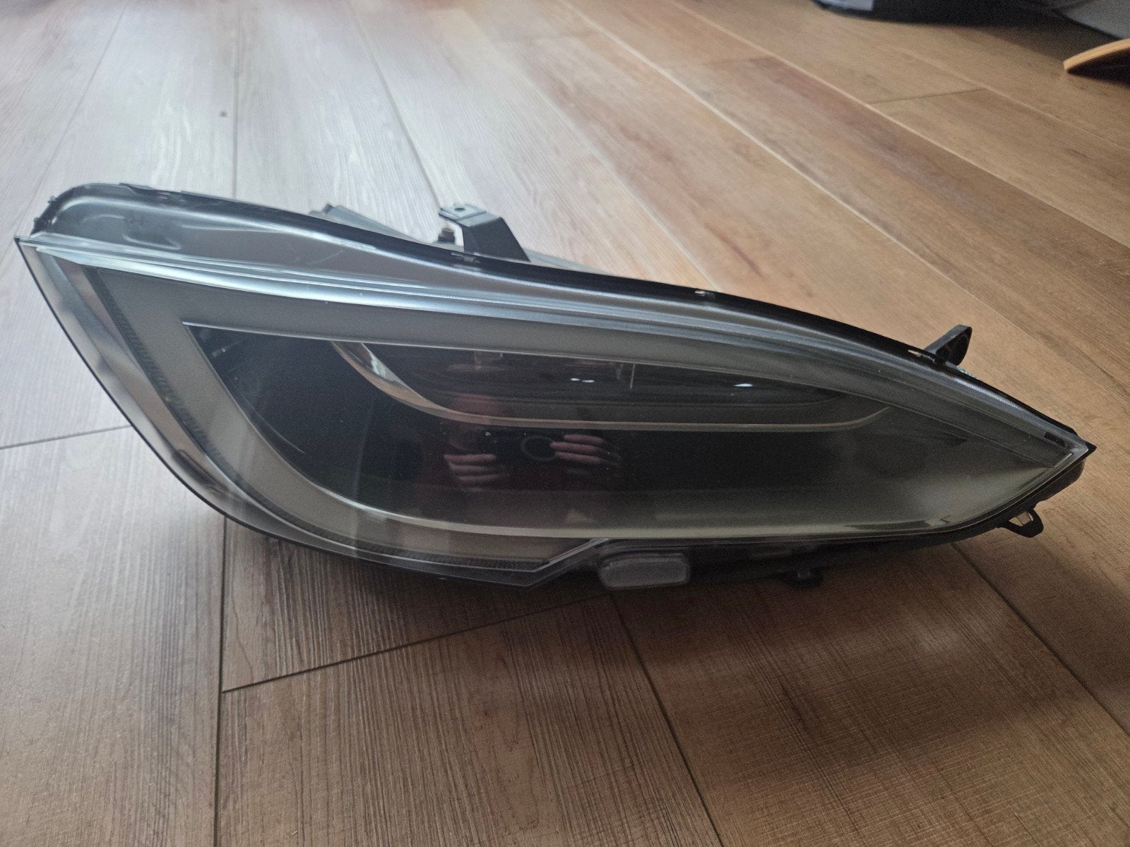 Koplamp Tesla model S rechts - bovenste ledstrip defect, Auto-onderdelen, Verlichting, Ophalen of Verzenden, Gebruikt