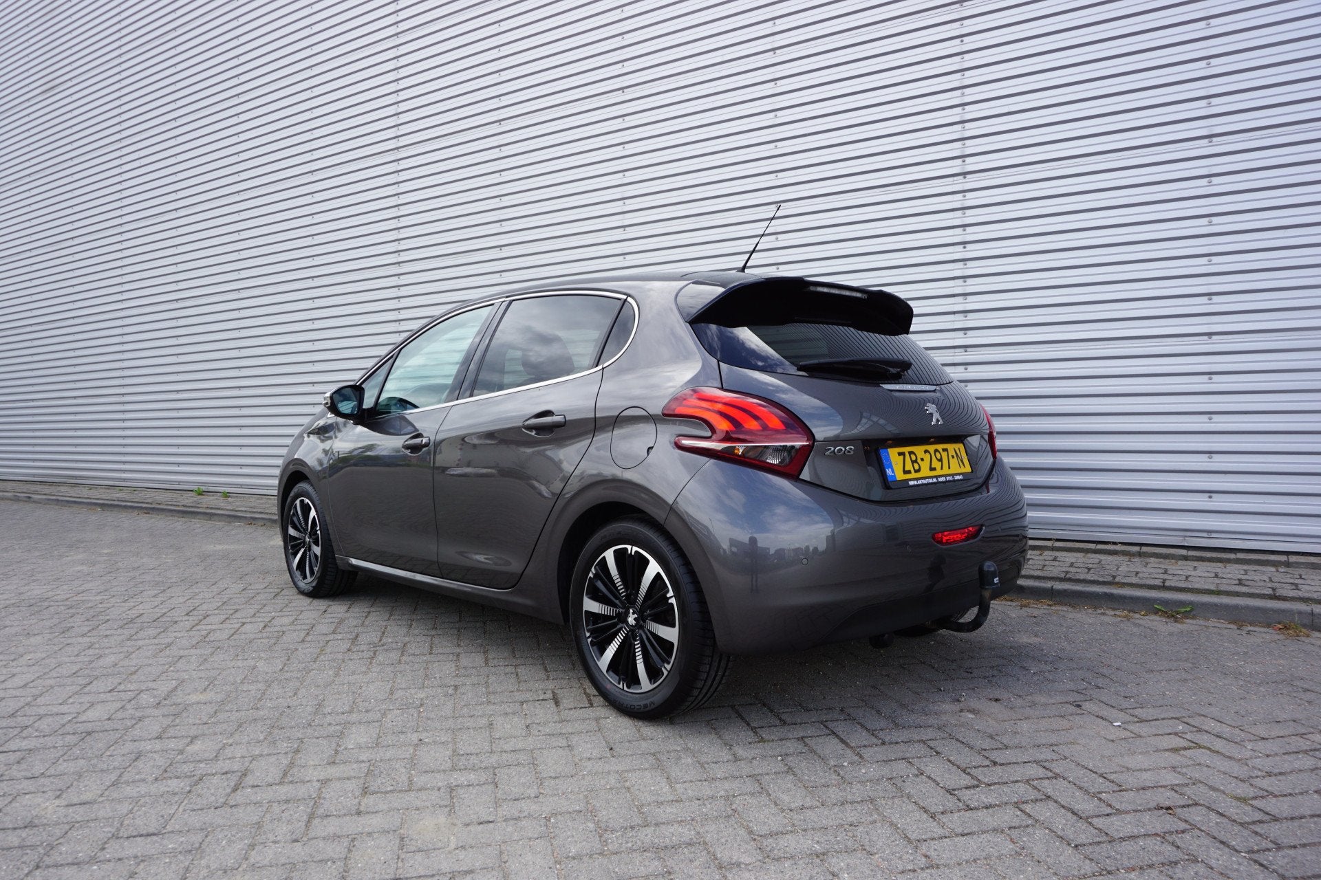 Peugeot 208 1.2 PureTech Tech Edition Climate / Navi / Cruis, Auto's, Voorwielaandrijving, Stof, Gebruikt, Euro 6