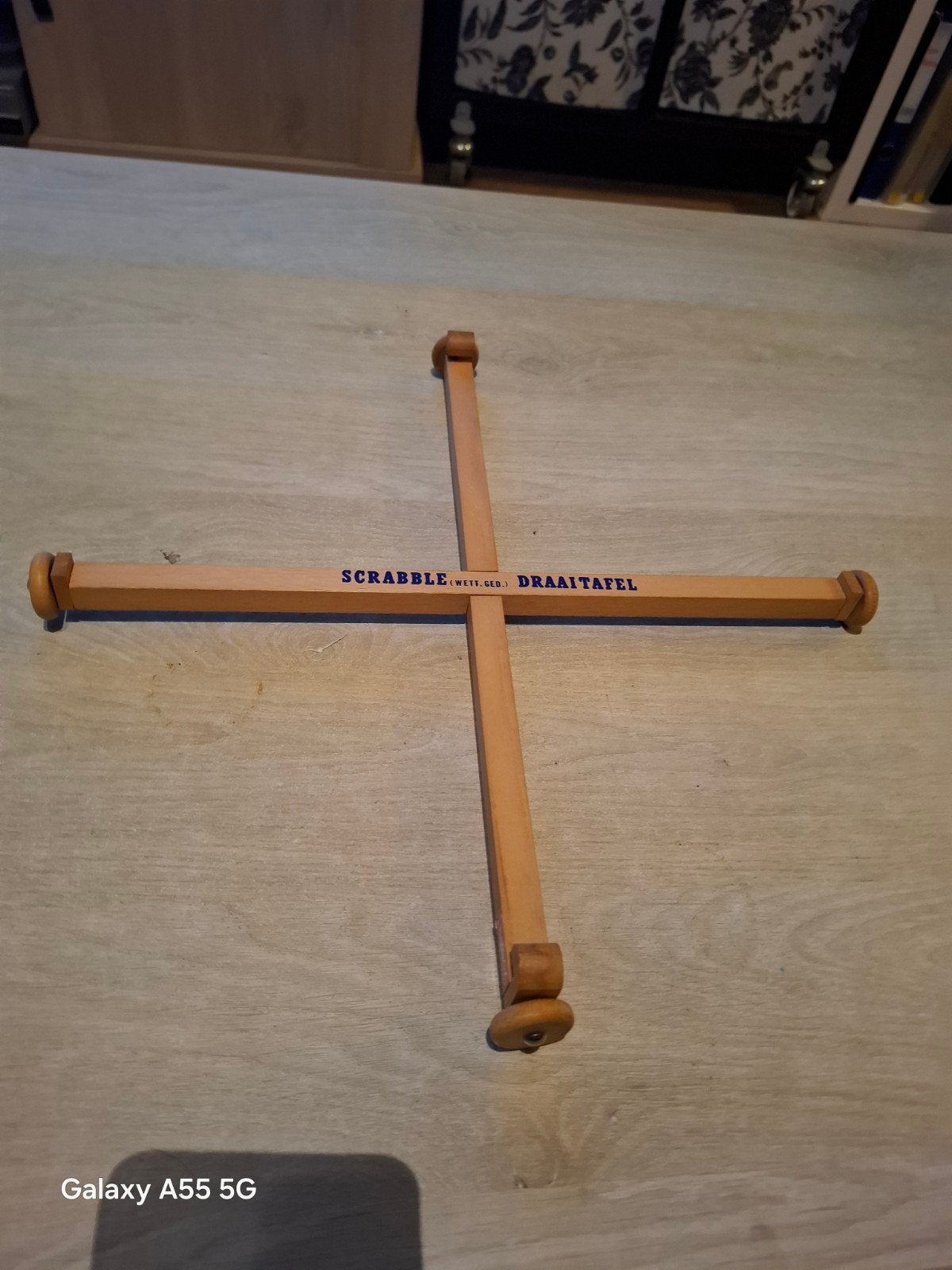 Scrabble Draaitafel - Handige Houten Draaibare Onderzetter, Gebruikt, Onbekend, Ophalen of Verzenden, Onbekend