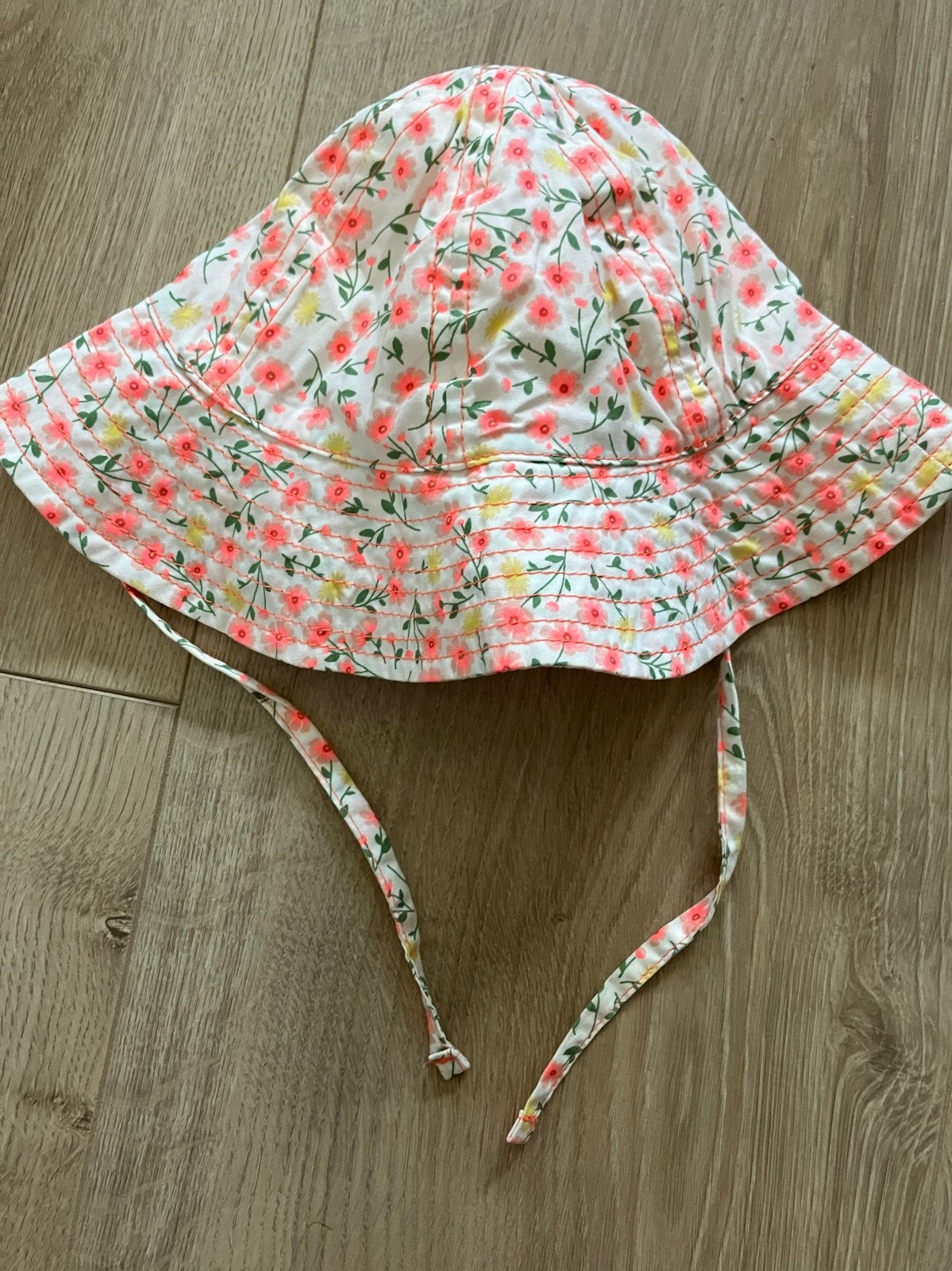 Zomer hoedje Hema - Bloemenprint, Ophalen, Meisje, Hoed, Zo goed als nieuw